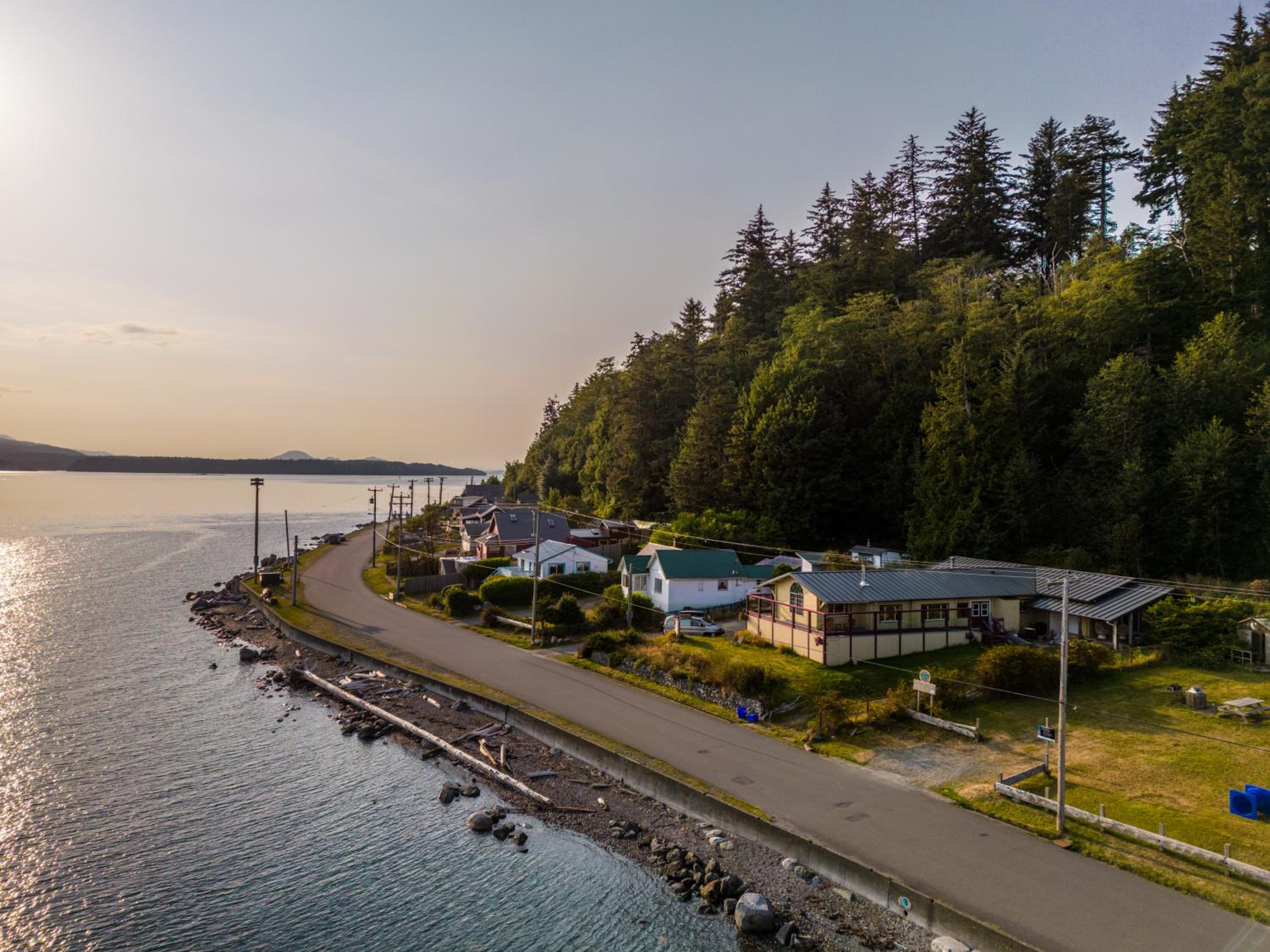 Alert Bay Lodge