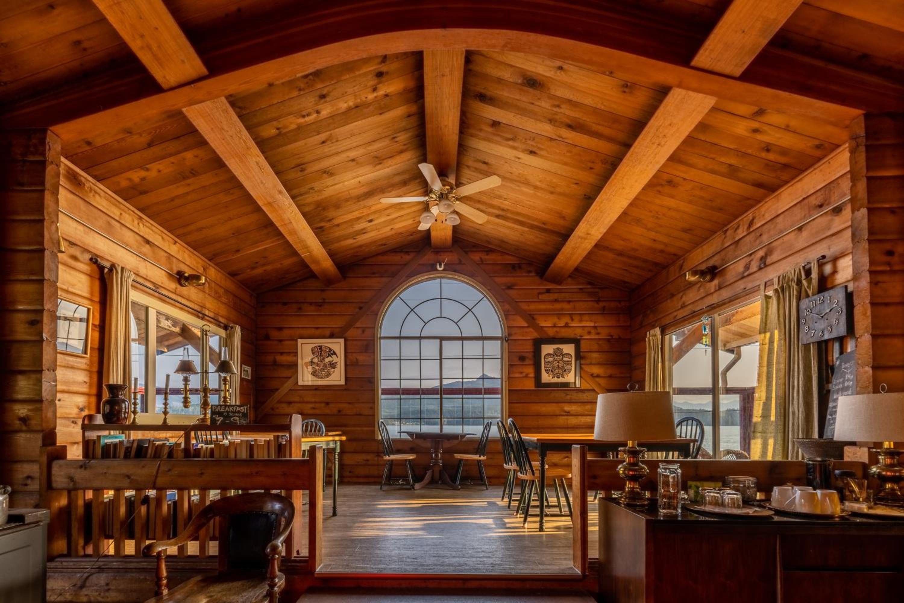 Alert Bay Lodge