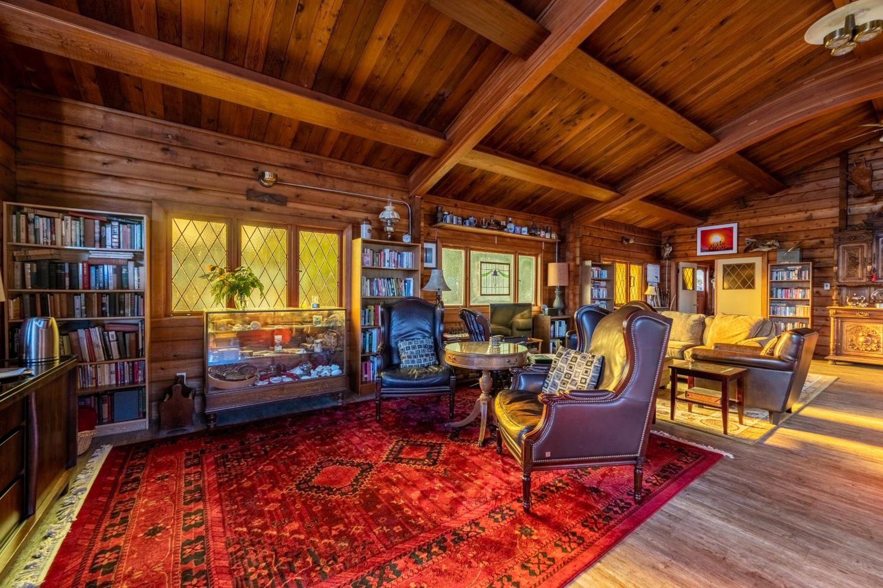 Alert Bay Lodge