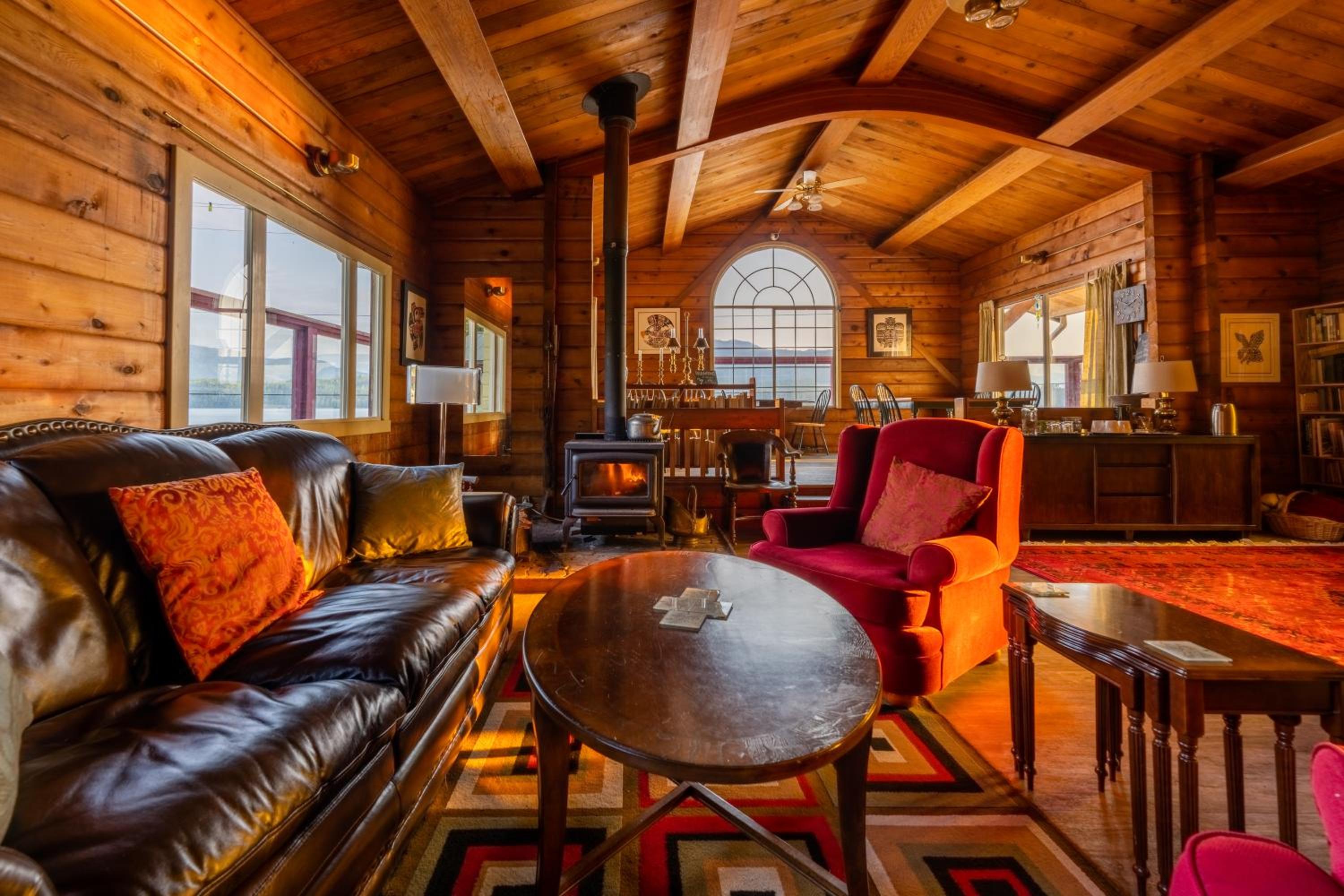 Alert Bay Lodge