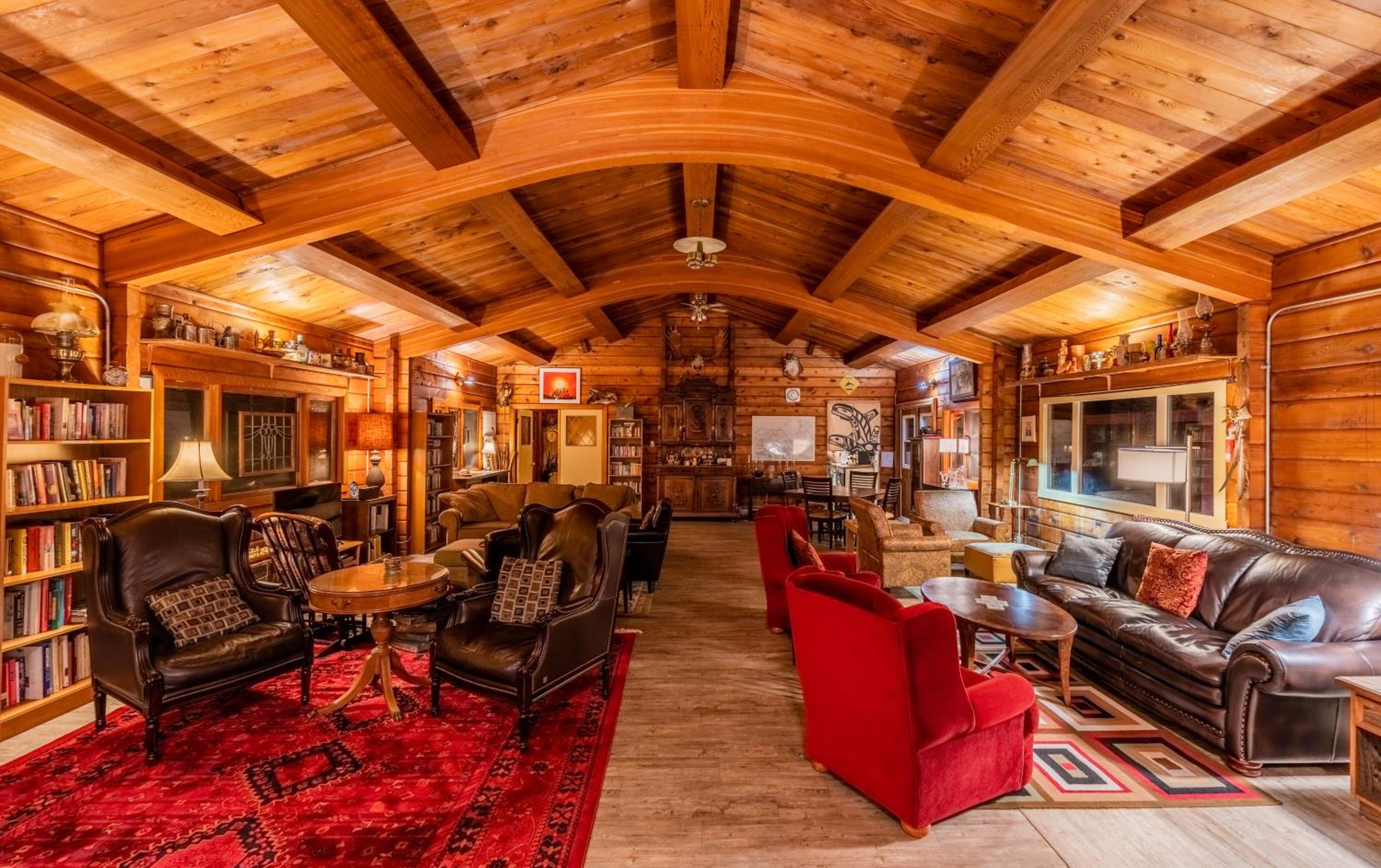 Alert Bay Lodge