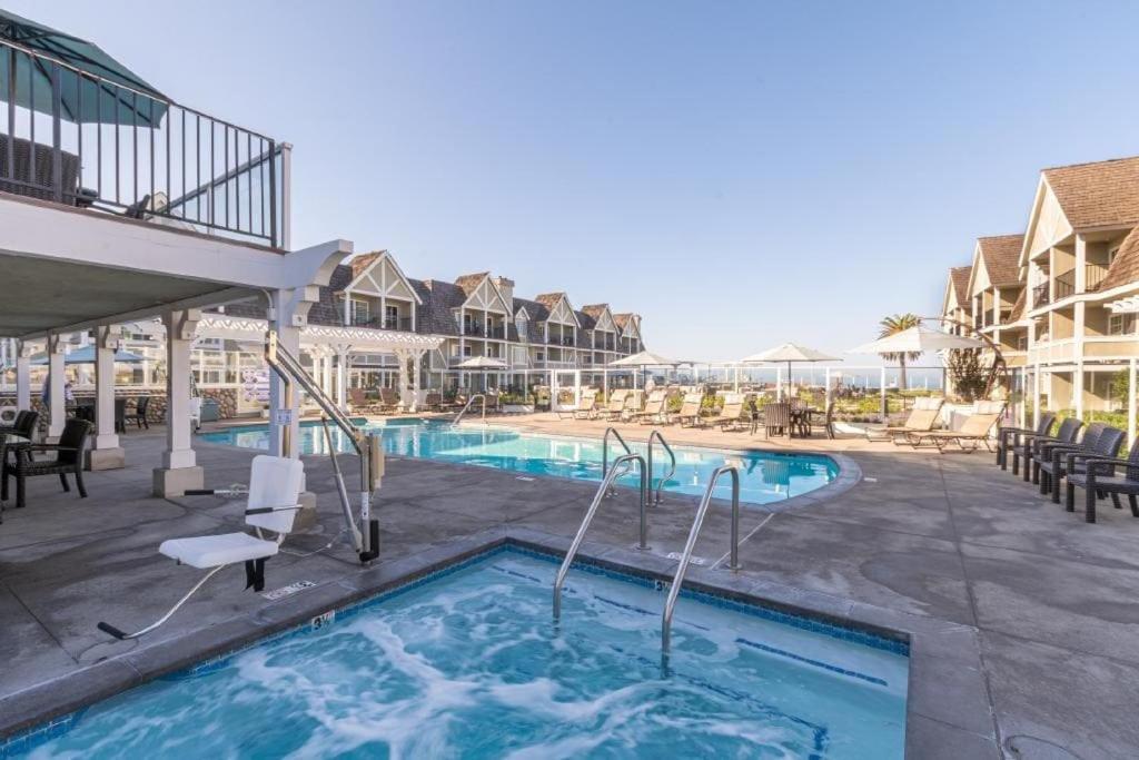 Steps from the beach in Carlsbad- 1 bedroom unit view 2