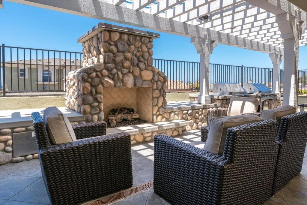 Steps from the beach in Carlsbad- 1 bedroom unit view 3