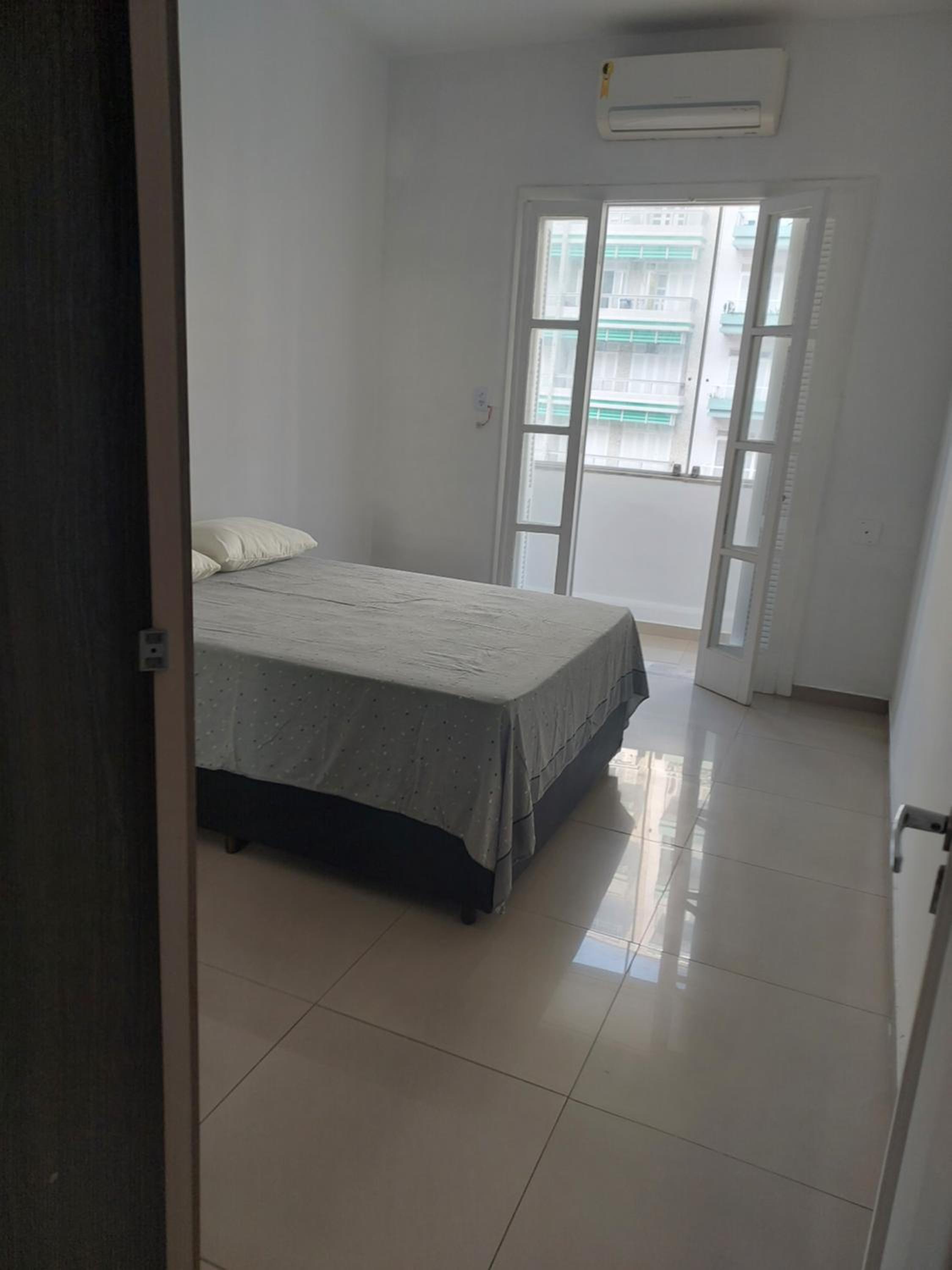 Vista ao mar, Wi-fi, Ar Cond, Portaria 24h, enxoval