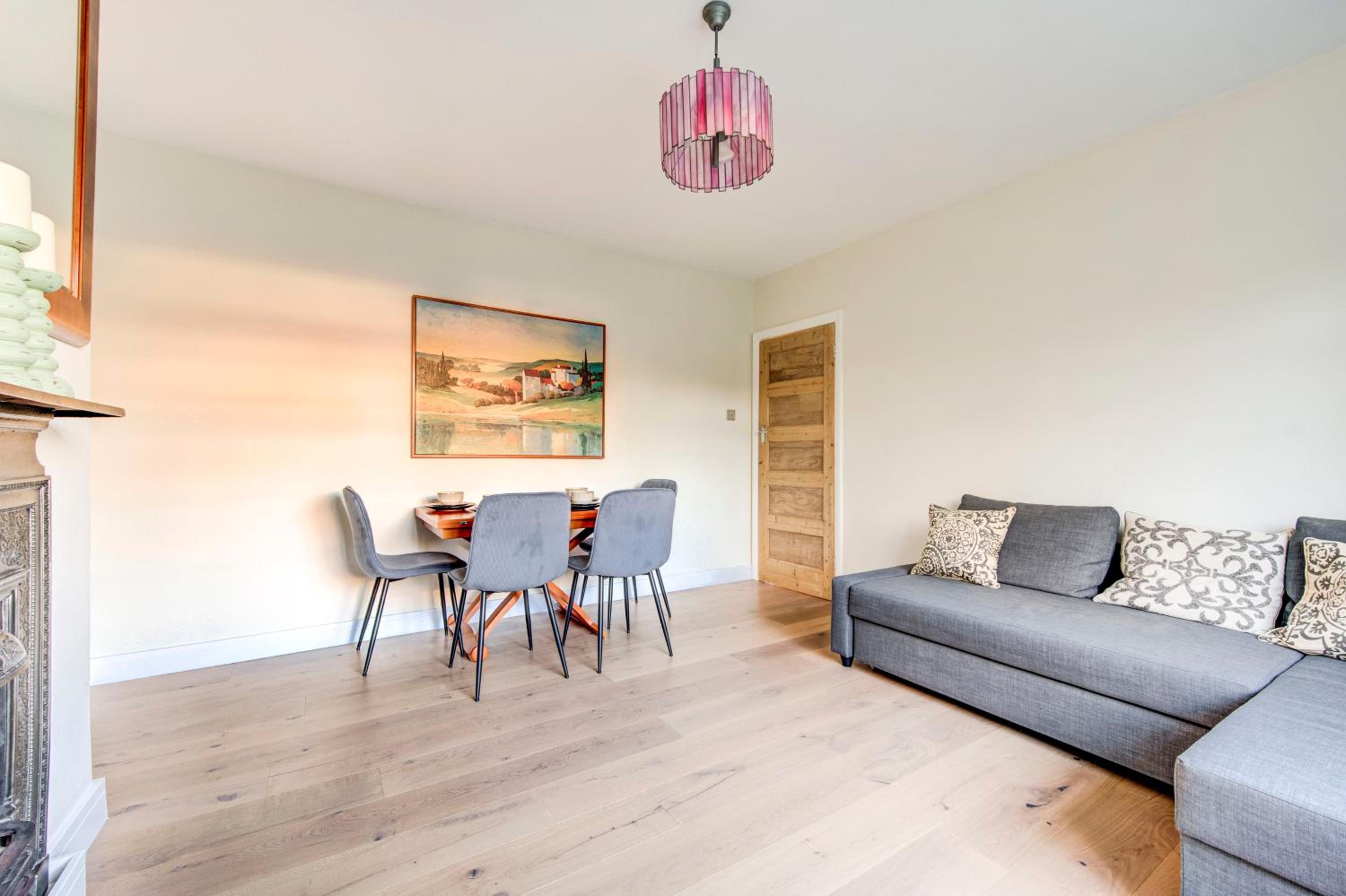 Modern flat near Pitshanger Park
