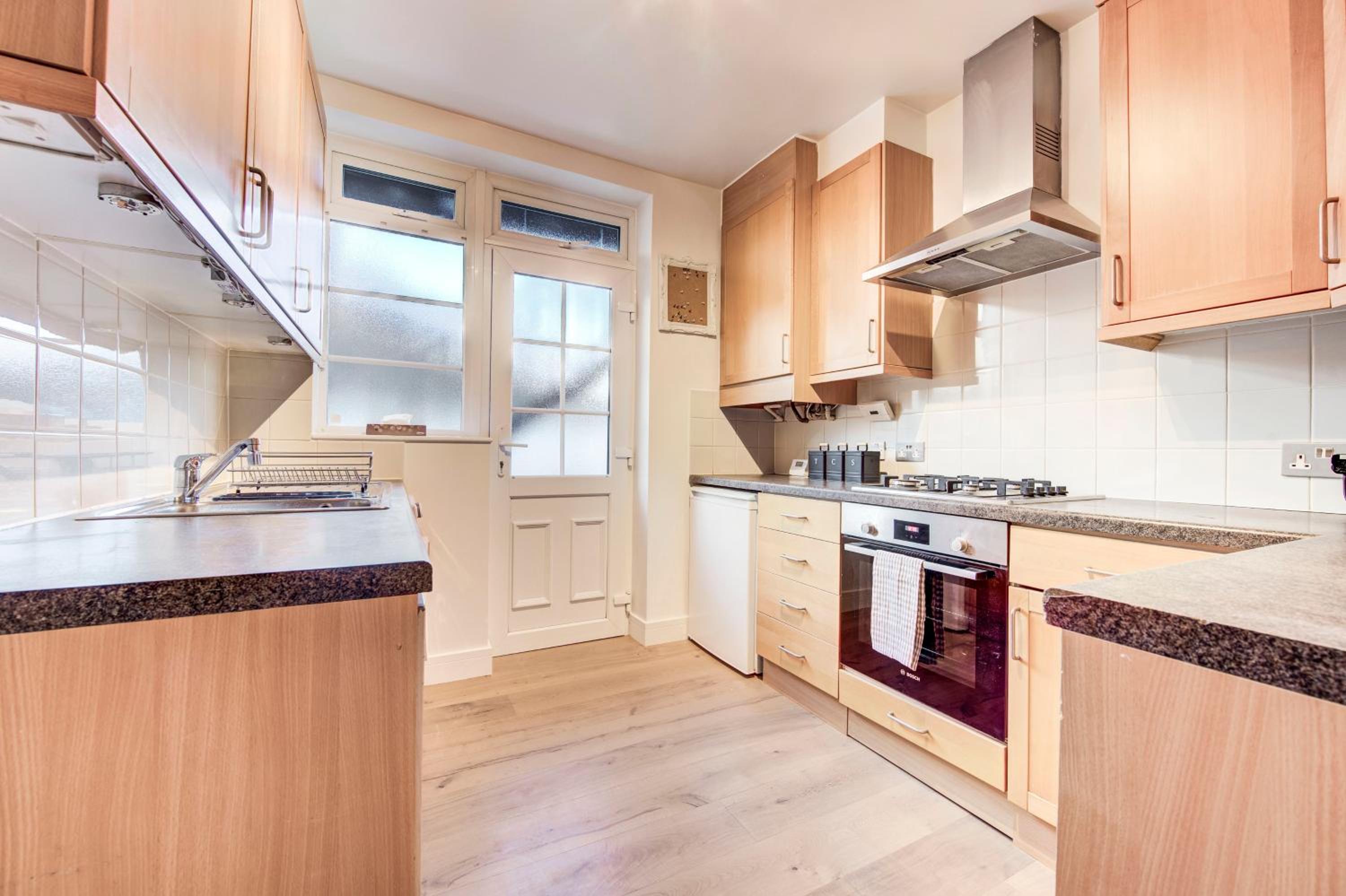 Modern flat near Pitshanger Park