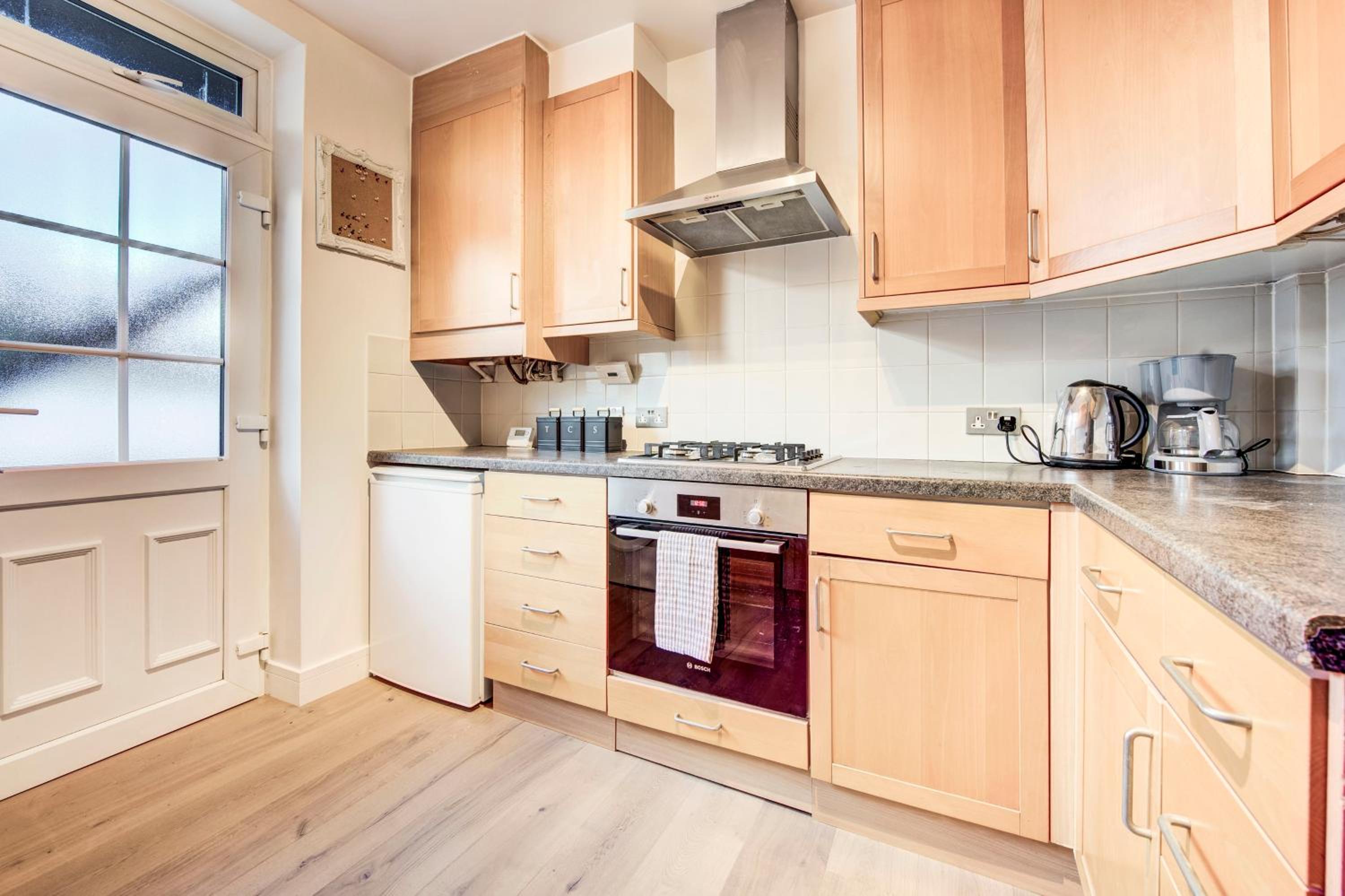Modern flat near Pitshanger Park