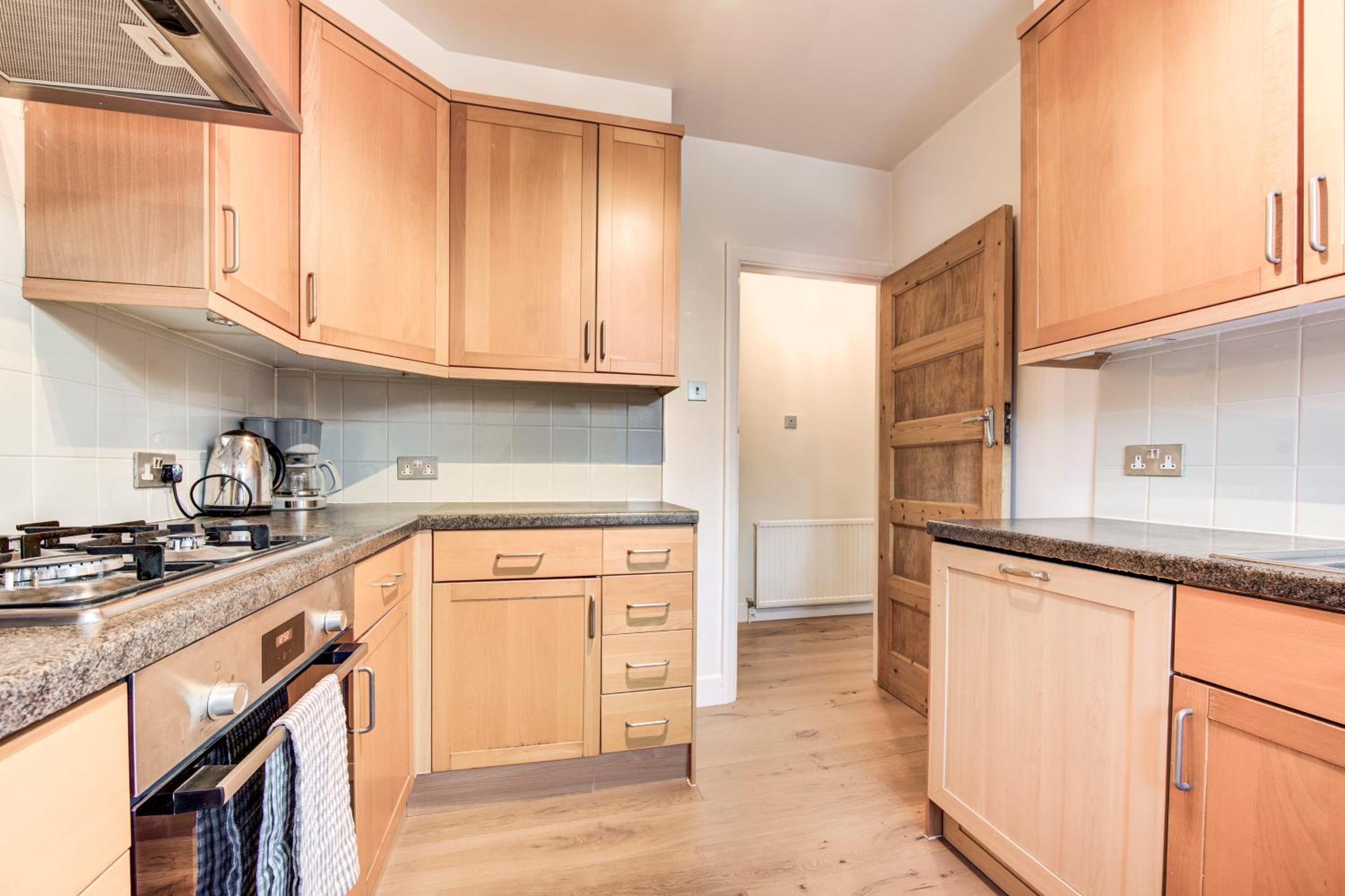 Modern flat near Pitshanger Park