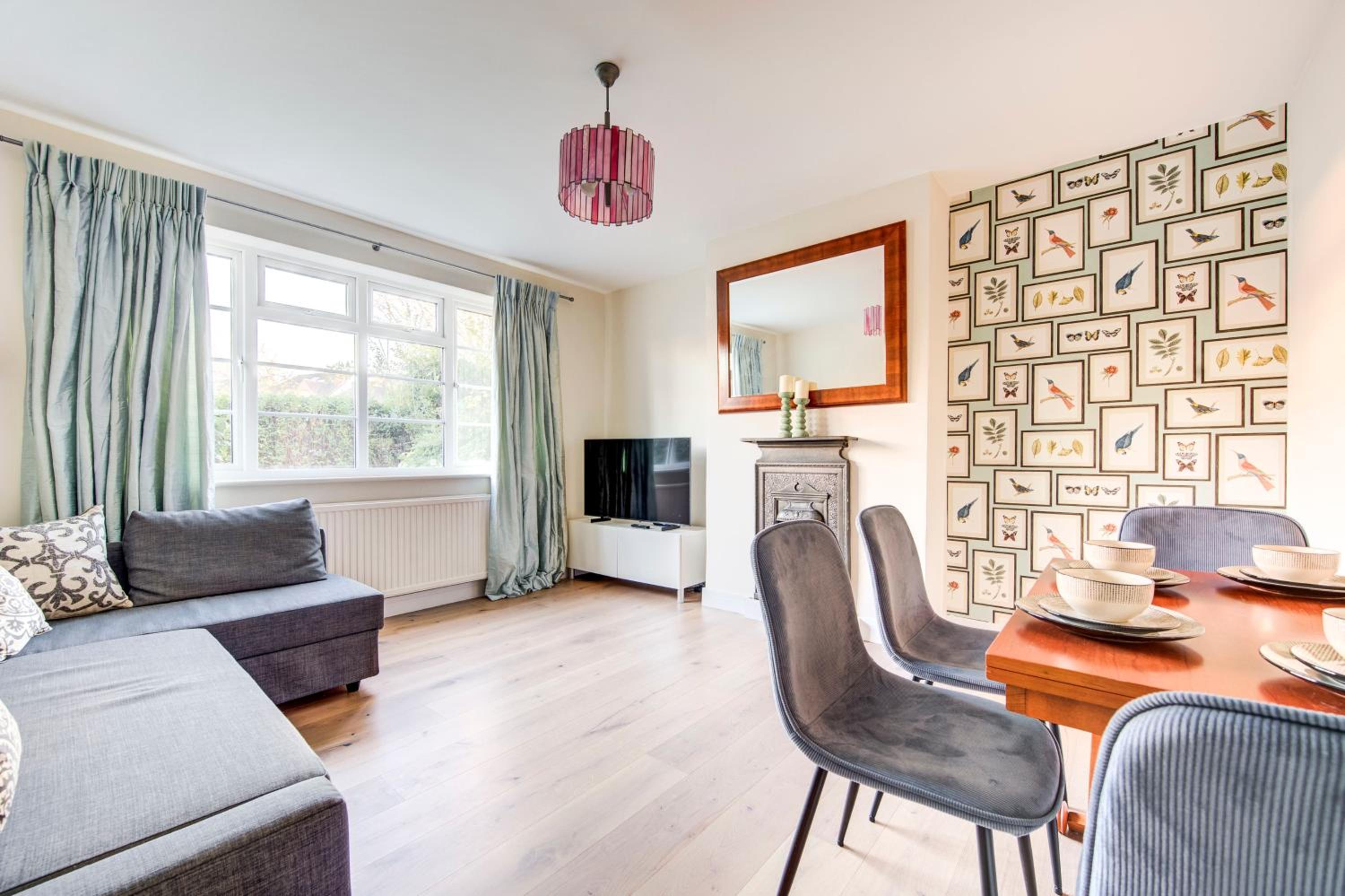 Modern flat near Pitshanger Park