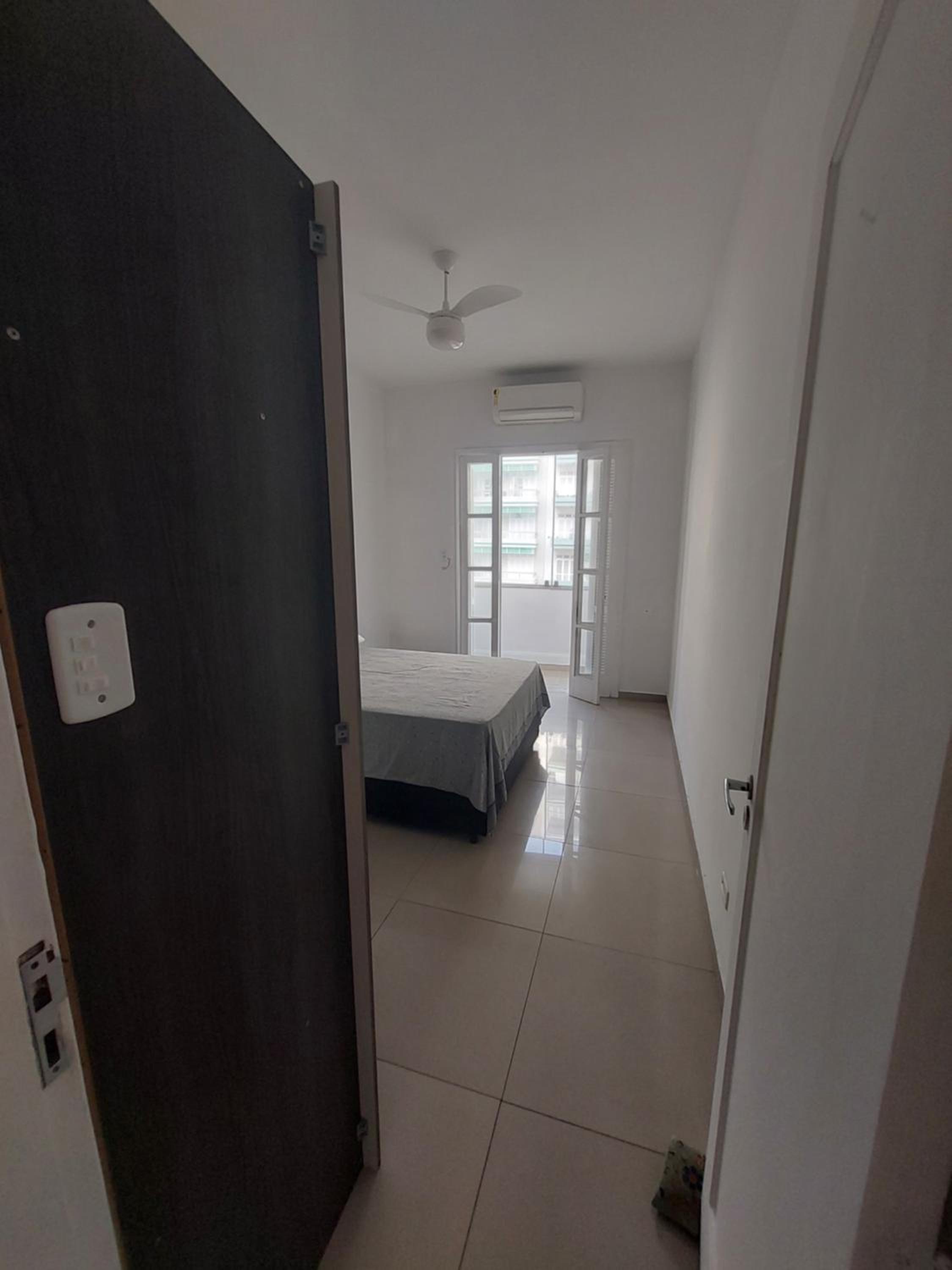 Vista ao mar, Wi-fi, Ar Cond, Portaria 24h, enxoval