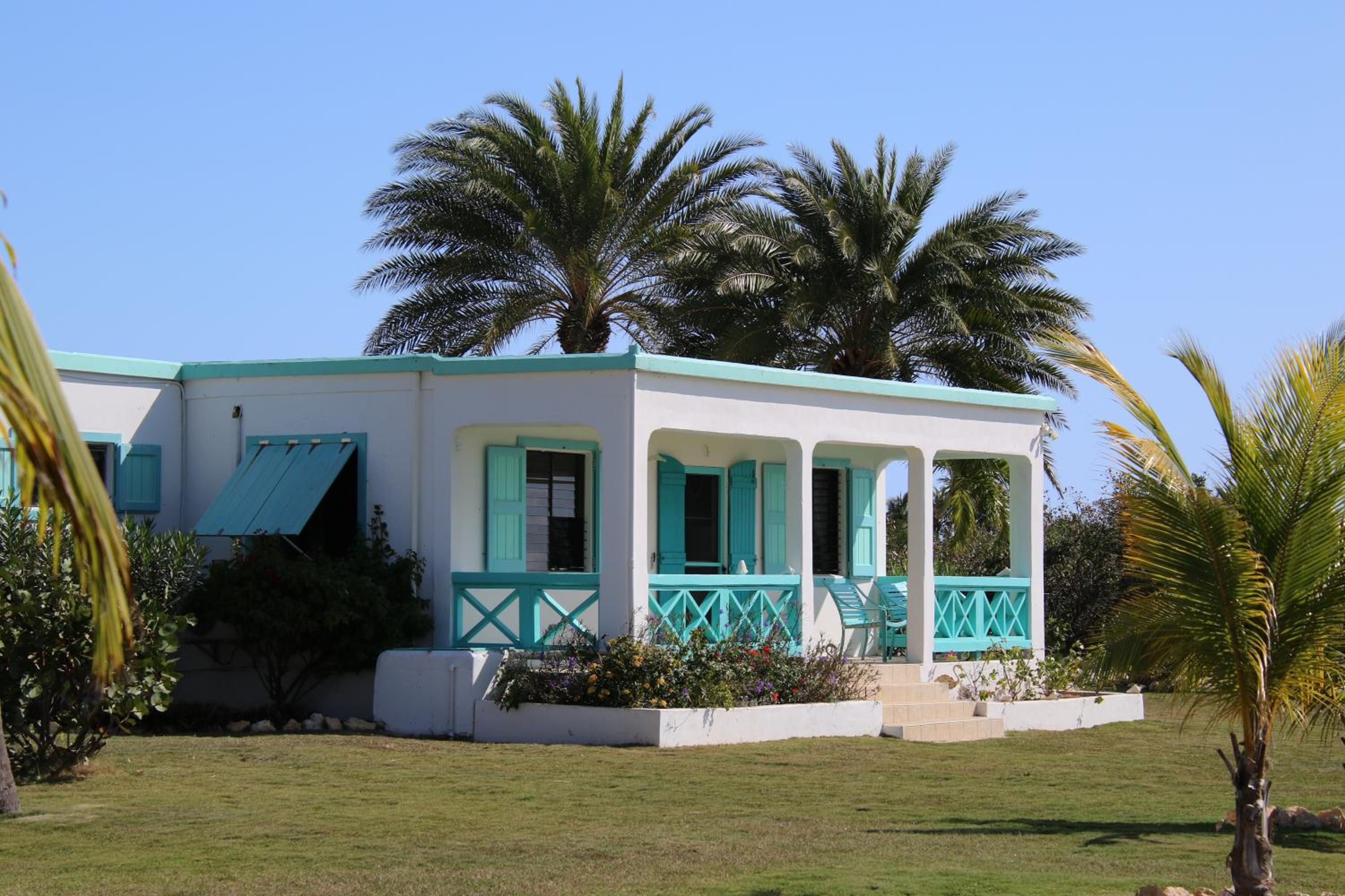 Coralito Bay Suites & Villas