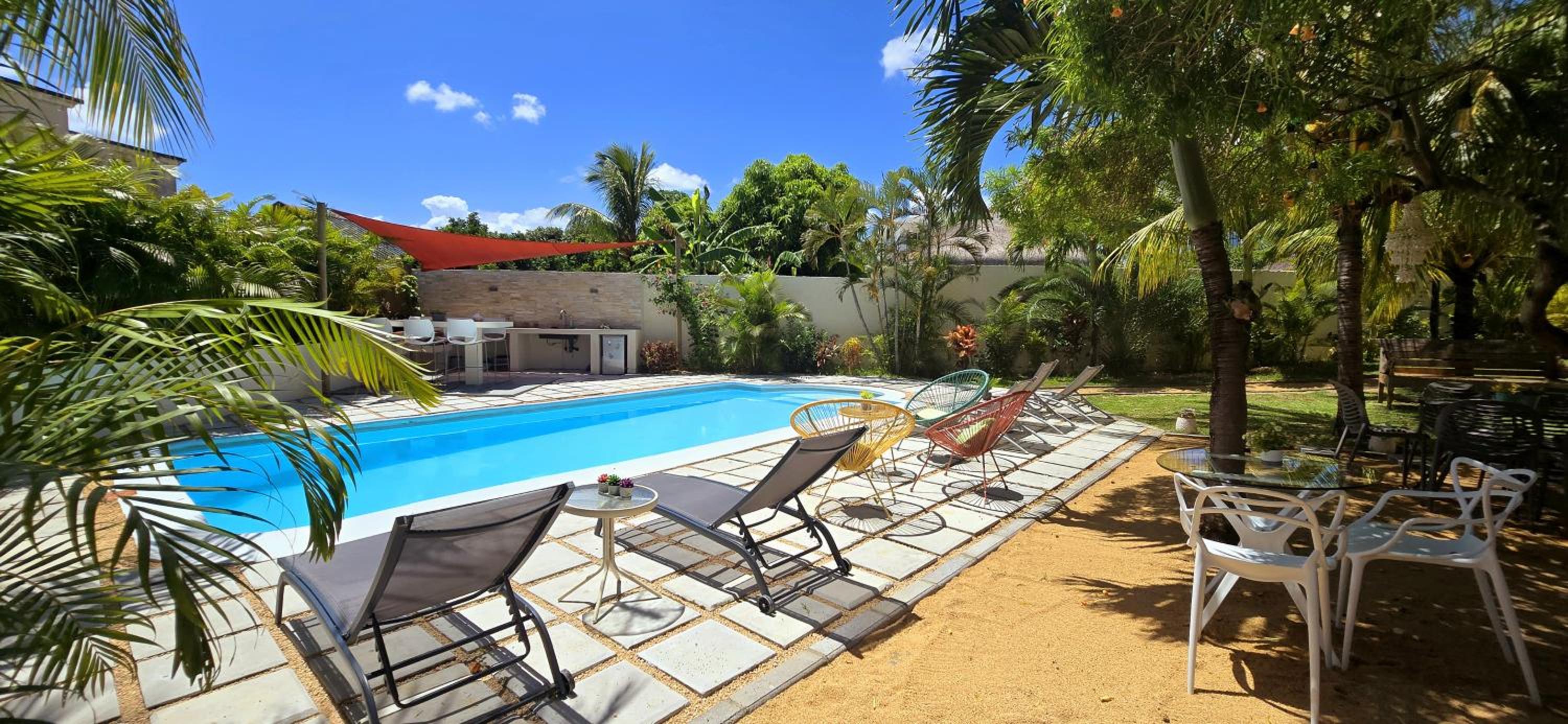 LAKAZ DEL SOL - Elegant apartments with luxurious garden, pool and barbecue area - Tourism Permit Certified photo 5
