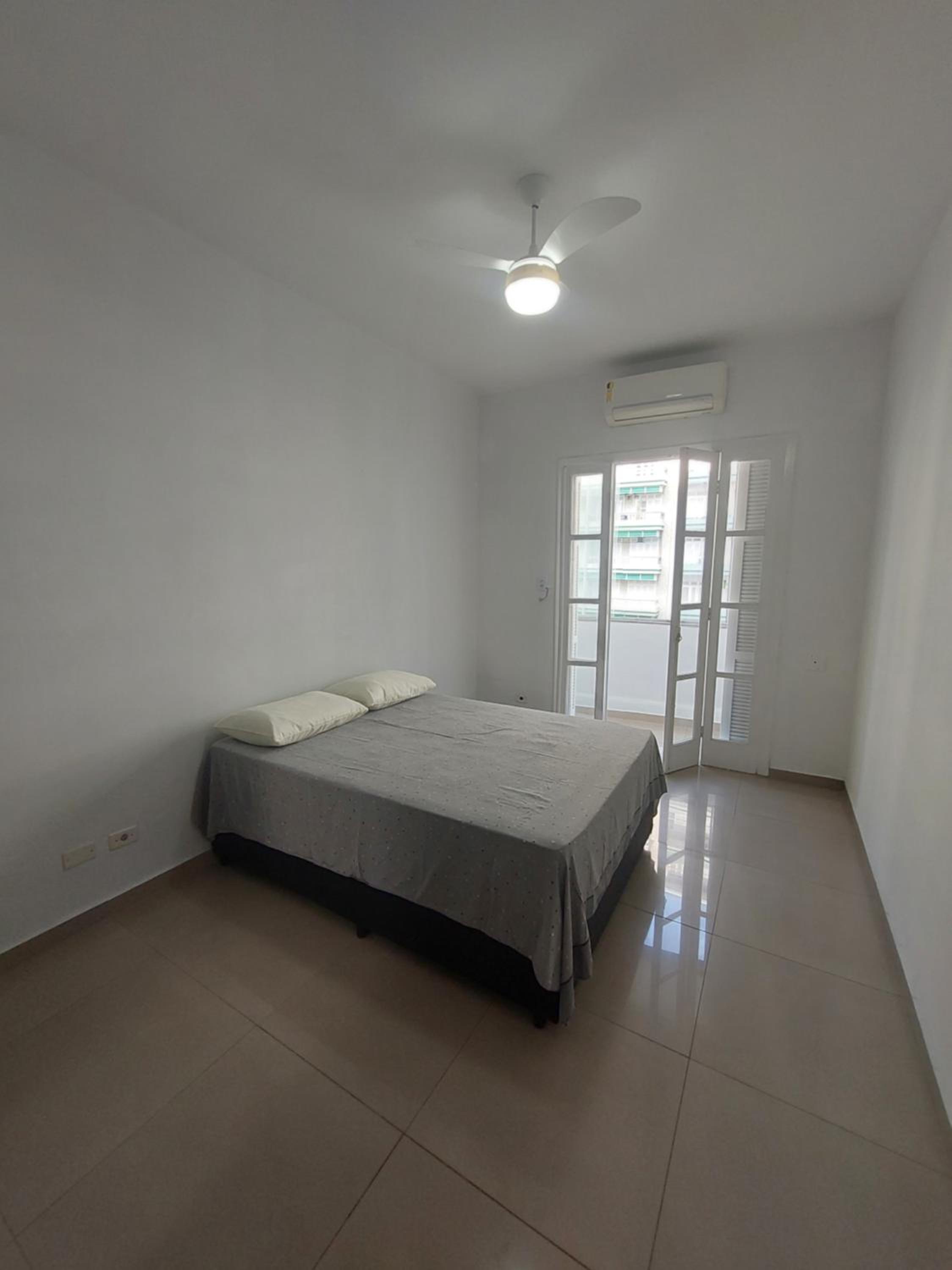 Vista ao mar, Wi-fi, Ar Cond, Portaria 24h, enxoval