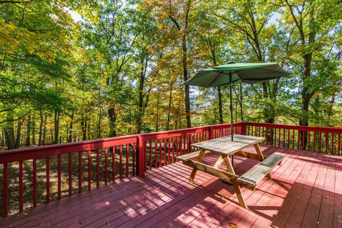 Hotel Hot Tub, Huge Deck, Wifi, Fire Pit At Chalet Cabin