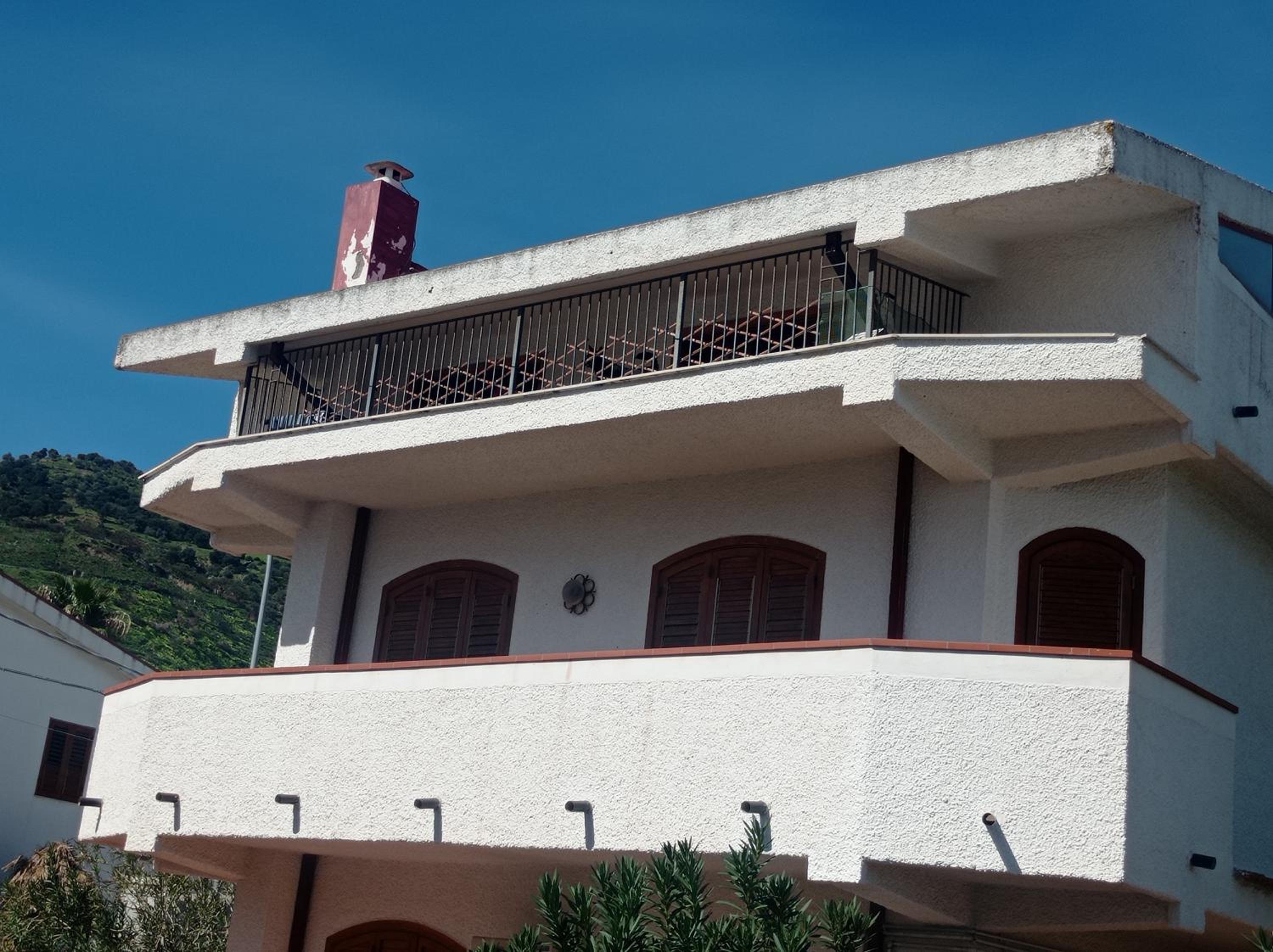 Mansarda con terrazzo vista mare view 2