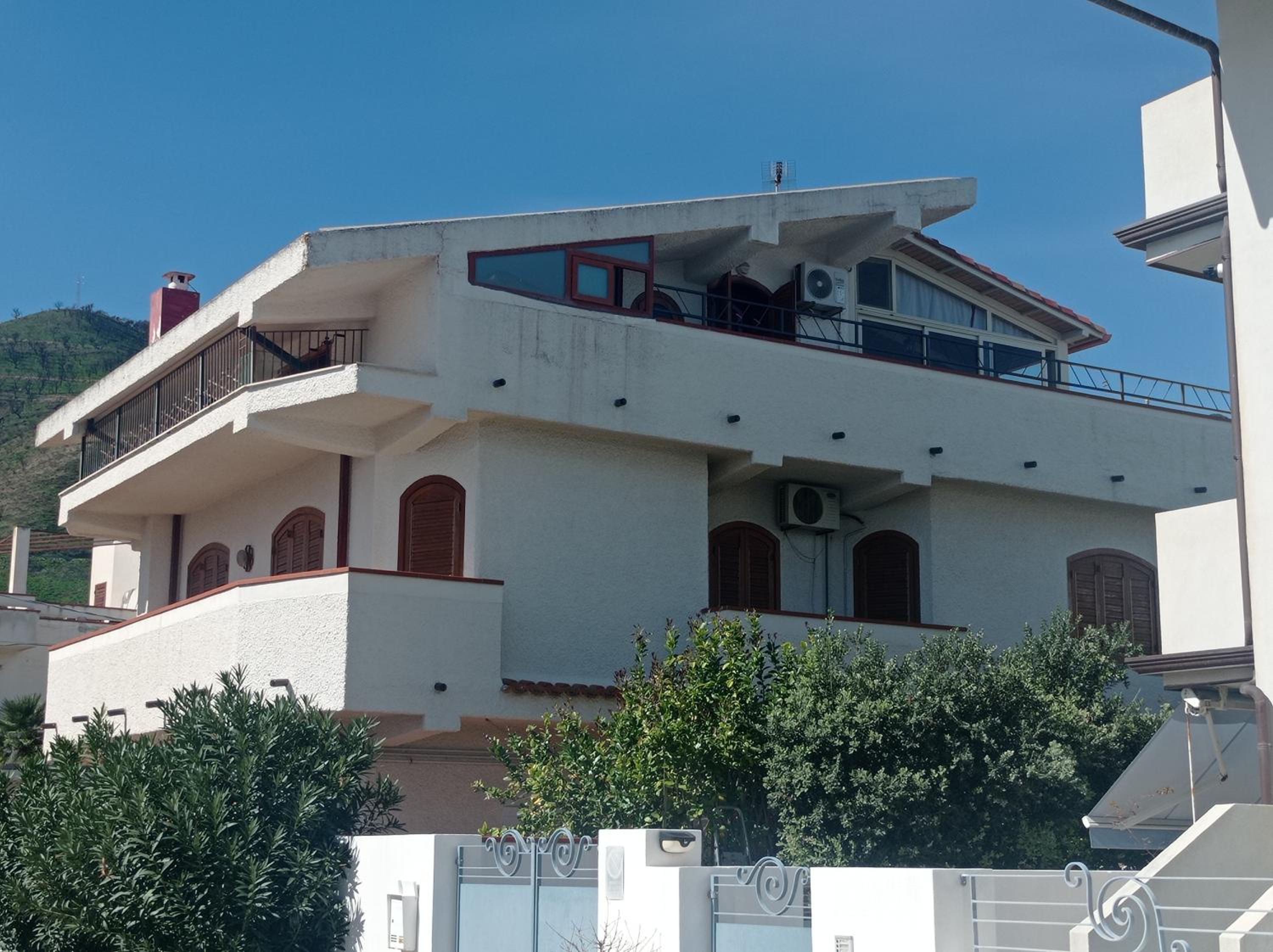 Mansarda con terrazzo vista mare view 3
