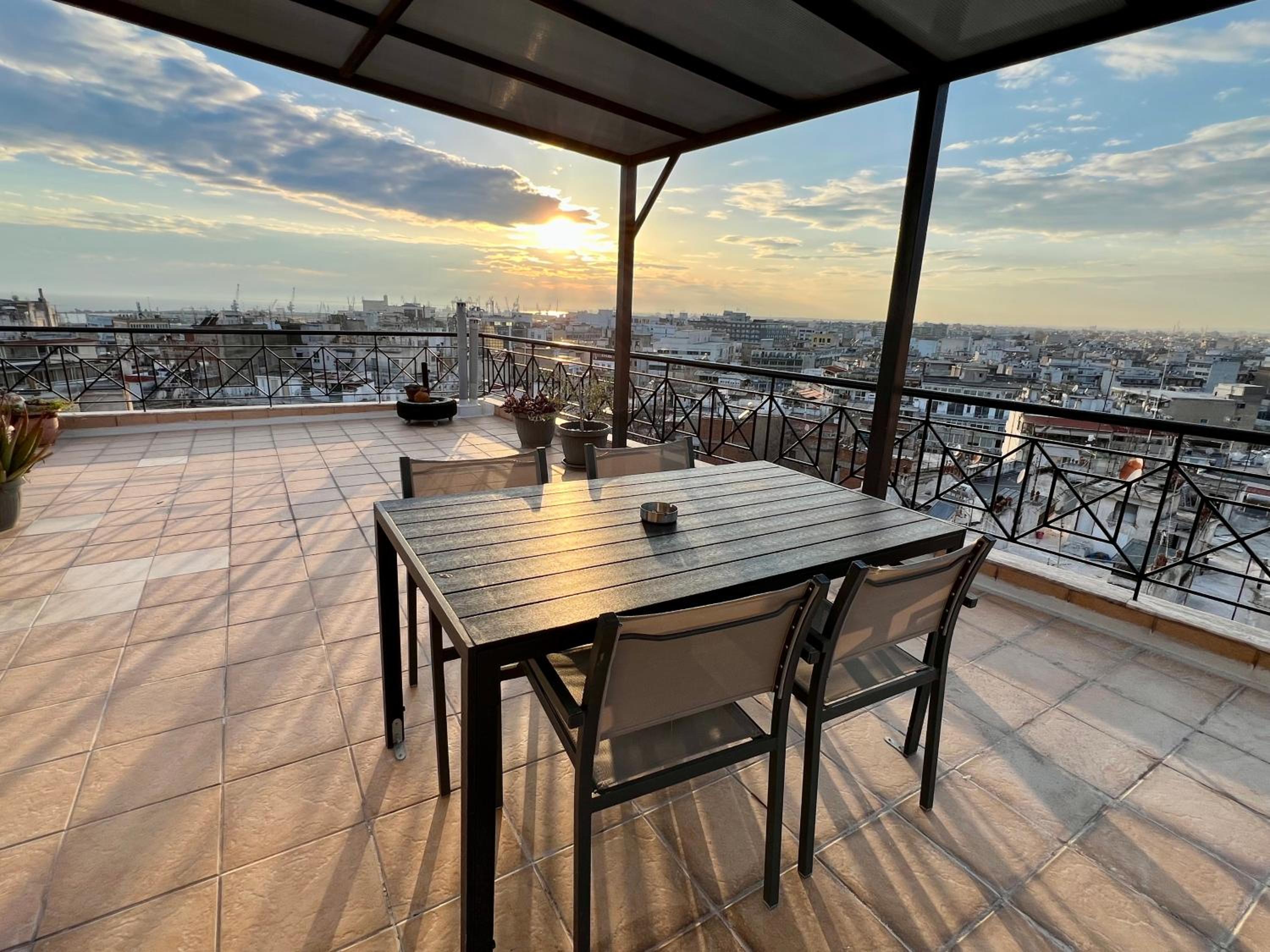 180° ROOFTOP VIEW view 3