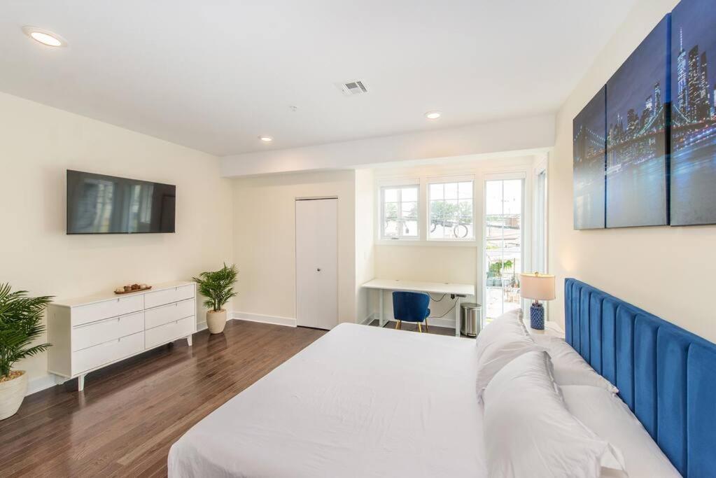 Modern Condo-NYC@Fingertips
