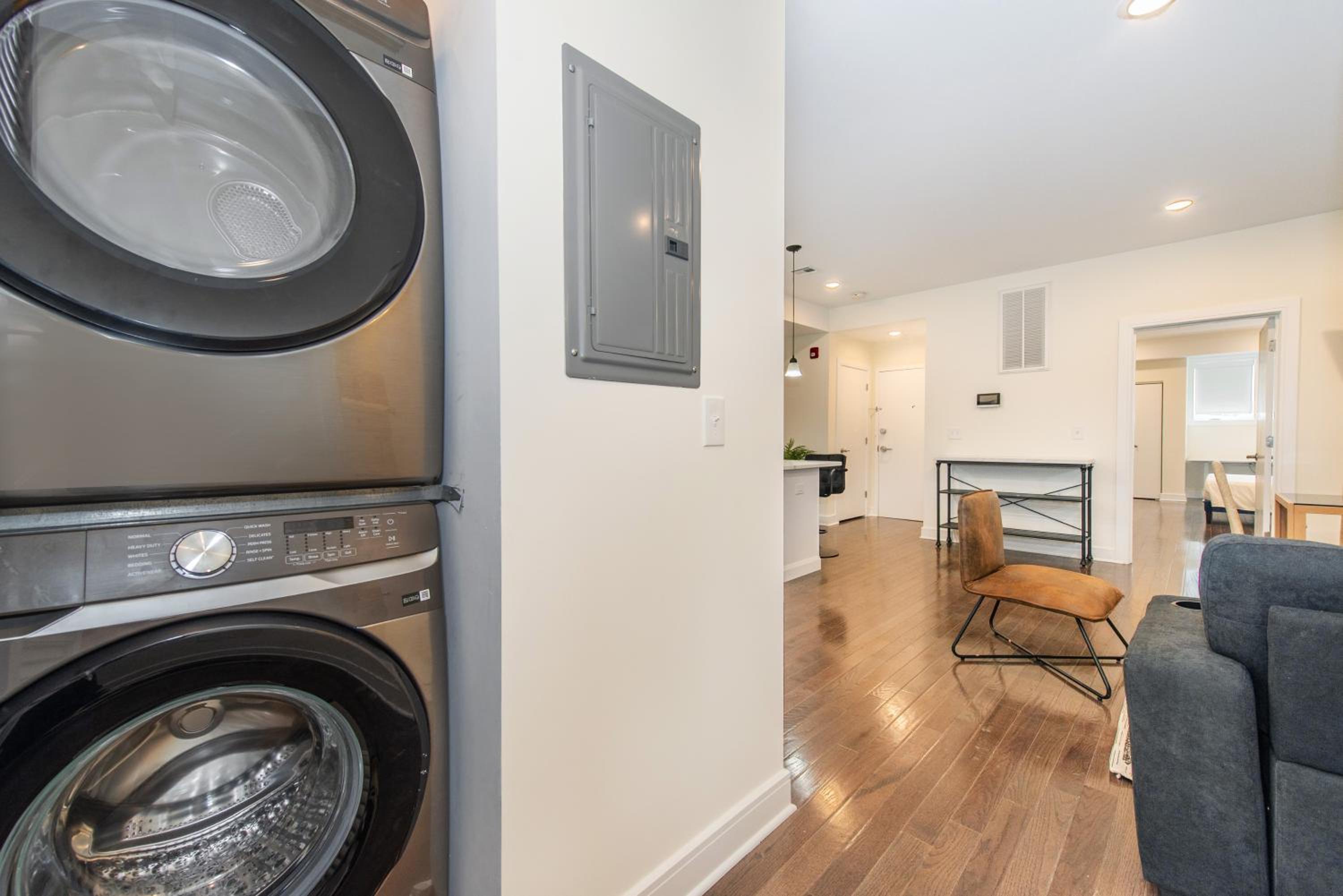 Modern Condo-NYC@Fingertips