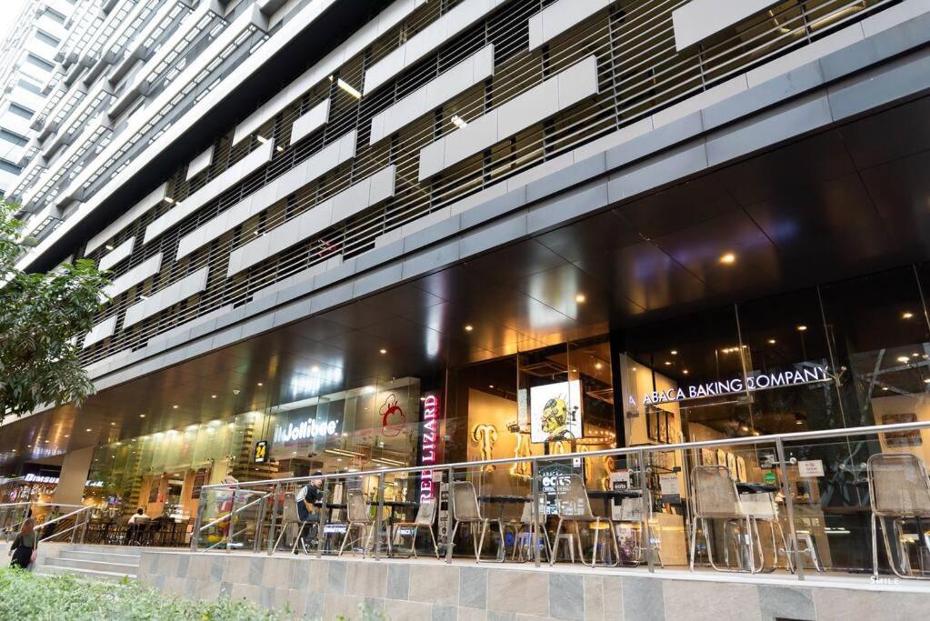 Stylish Studio in Cebu IT Park view 4