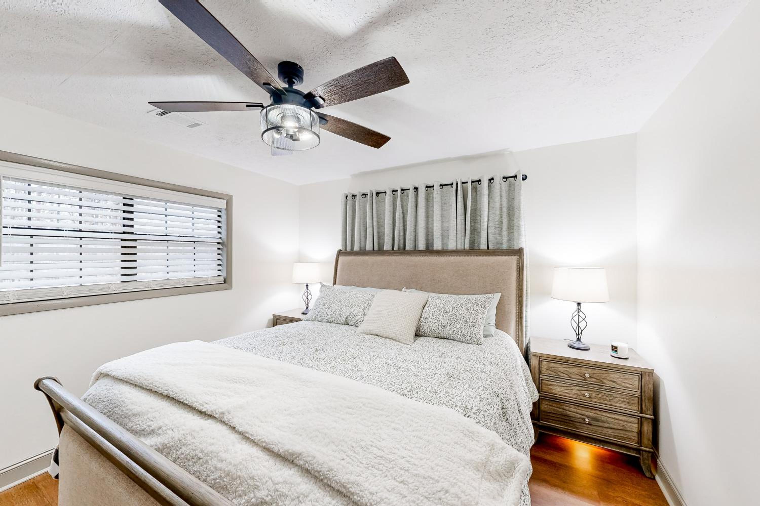 Dogs Welcome! Big Oak Hideaway Near Lake Martin