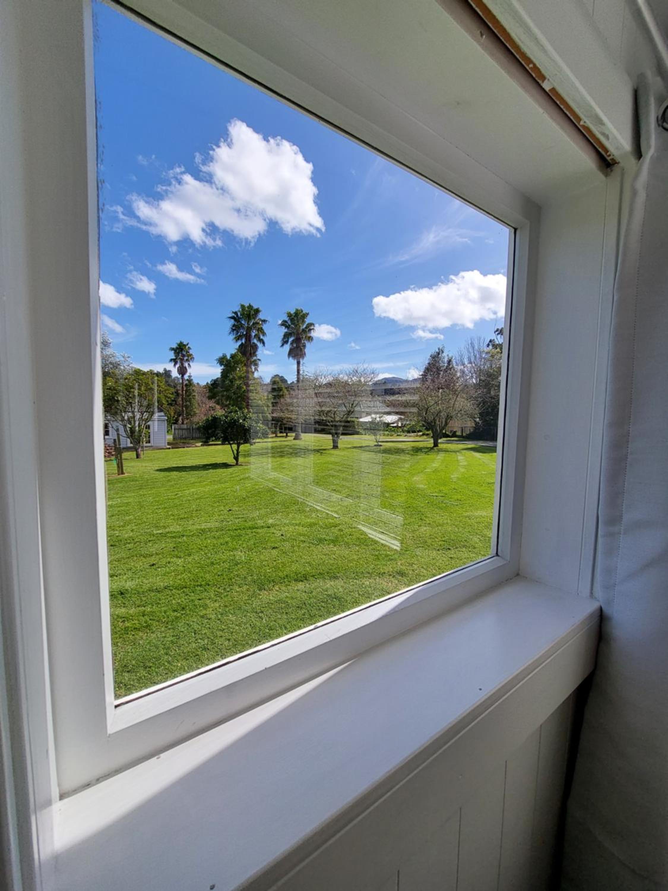 4 Palms Cottage Coromandel Town view 4
