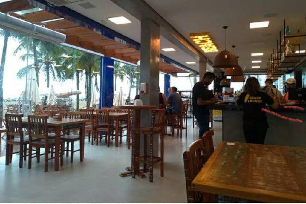 Ap Pé na areia! Vista incrível Sua família merece!