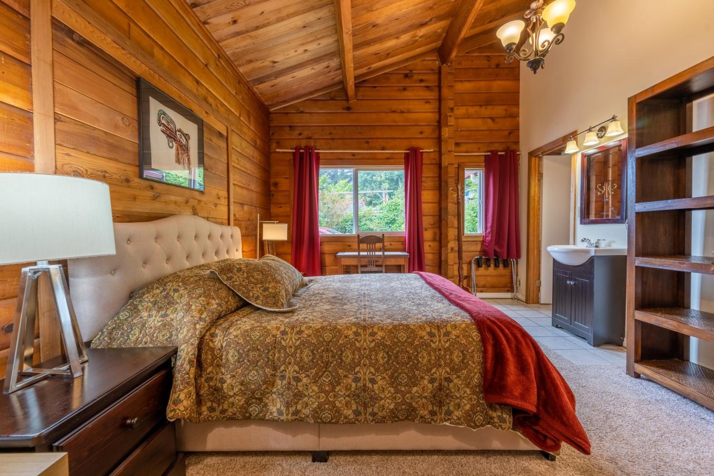 Alert Bay Lodge