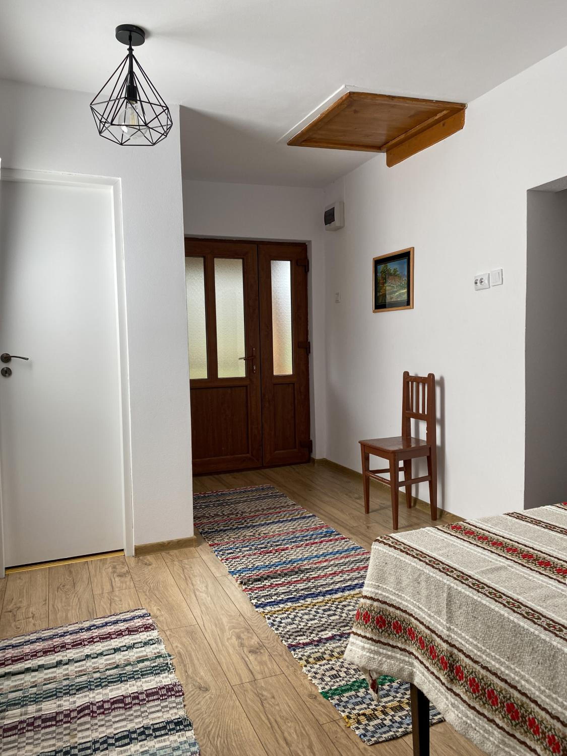 Cabana Dealu Capsei view 3