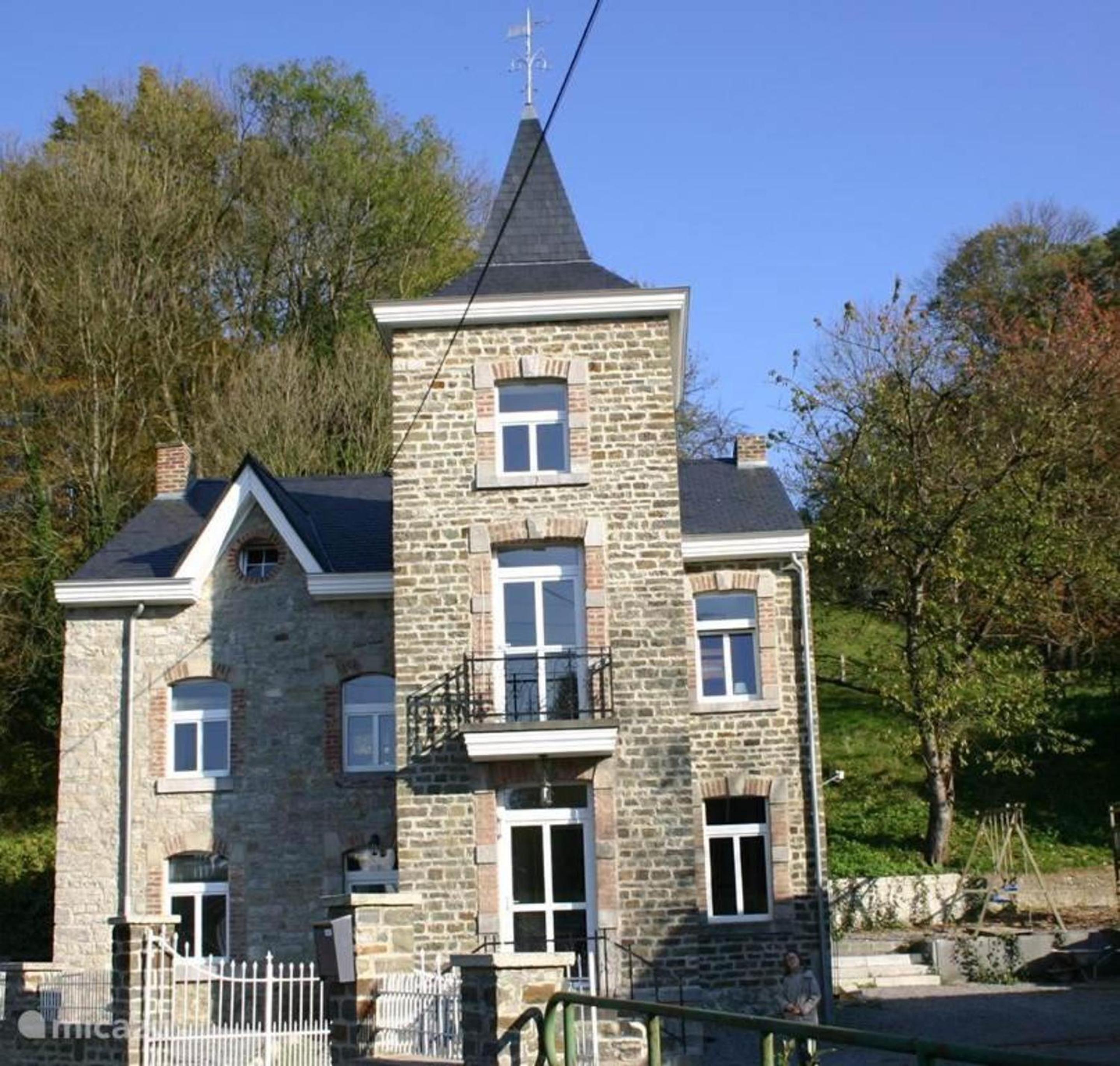 Spacious castle with garden in Aywaille