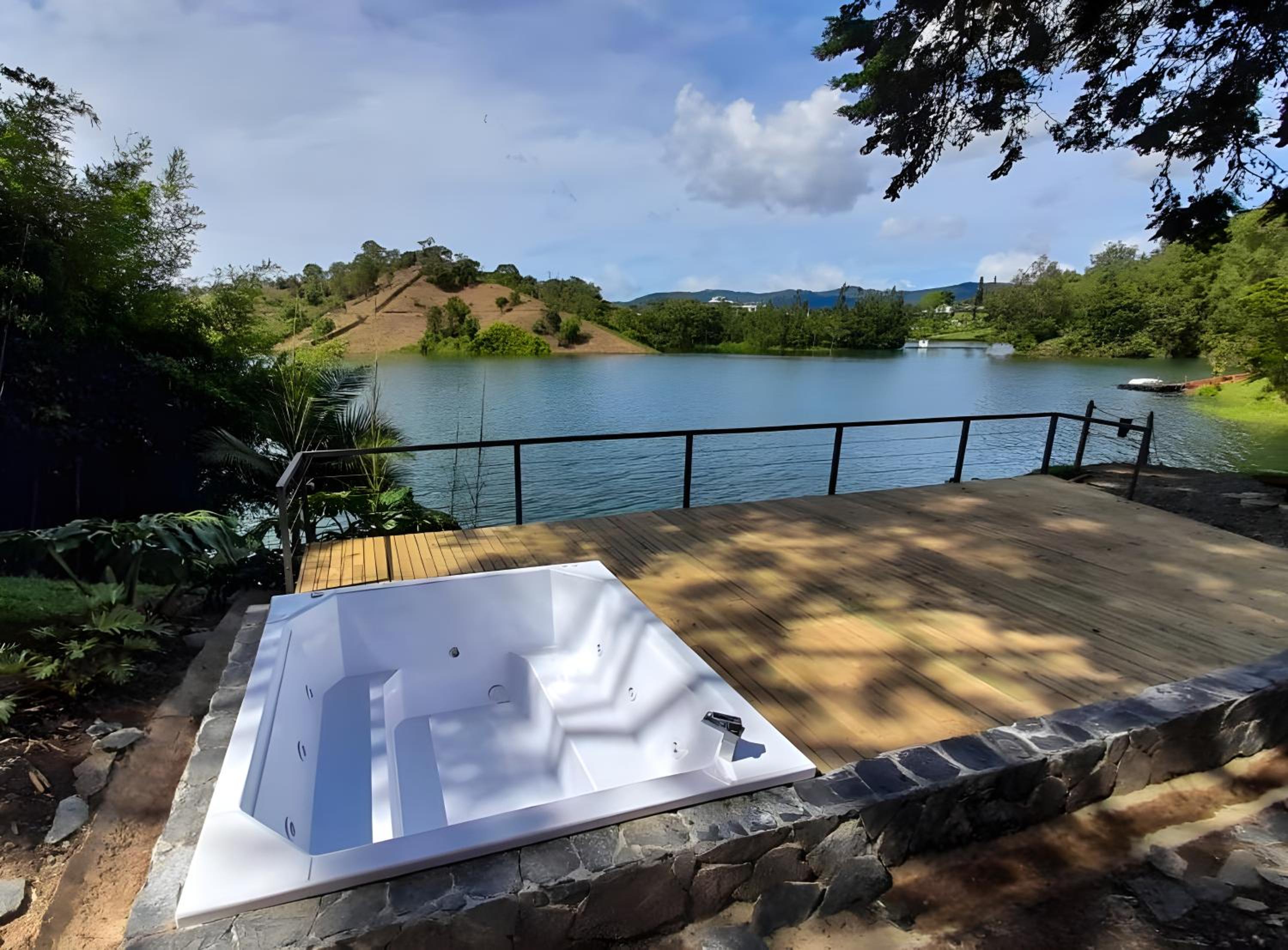 Cottage on the Lake - Cabaña privada - Guatapé - Jacuzzi
