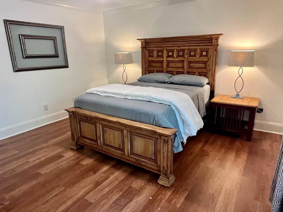 Enchanted Haven-A serene cottage in the Woodlands! view 4