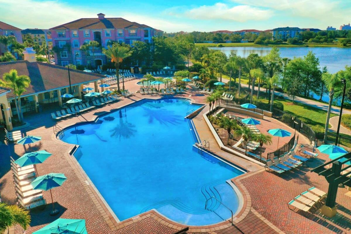 The Epic London Vista Cay Orlando Next to the club
