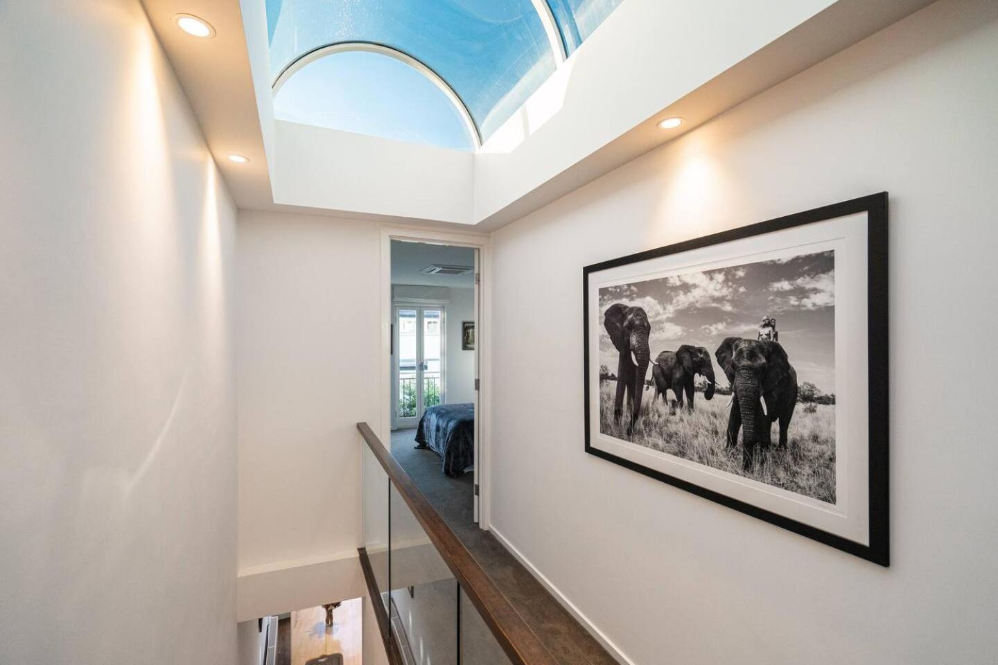Sophisticated art deco in the heart of Toorak