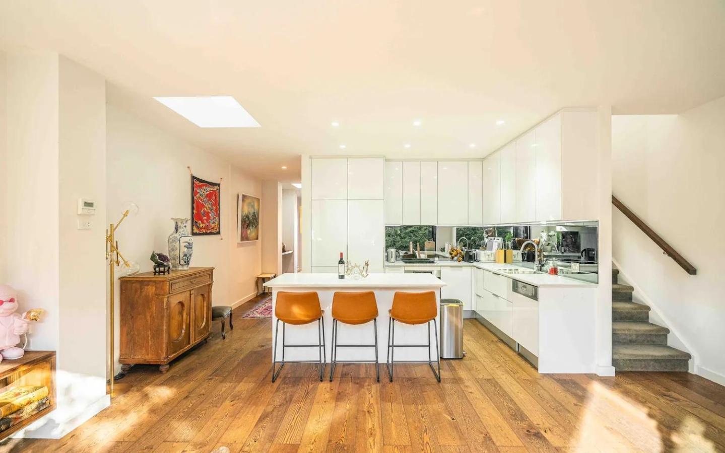 Sophisticated art deco in the heart of Toorak