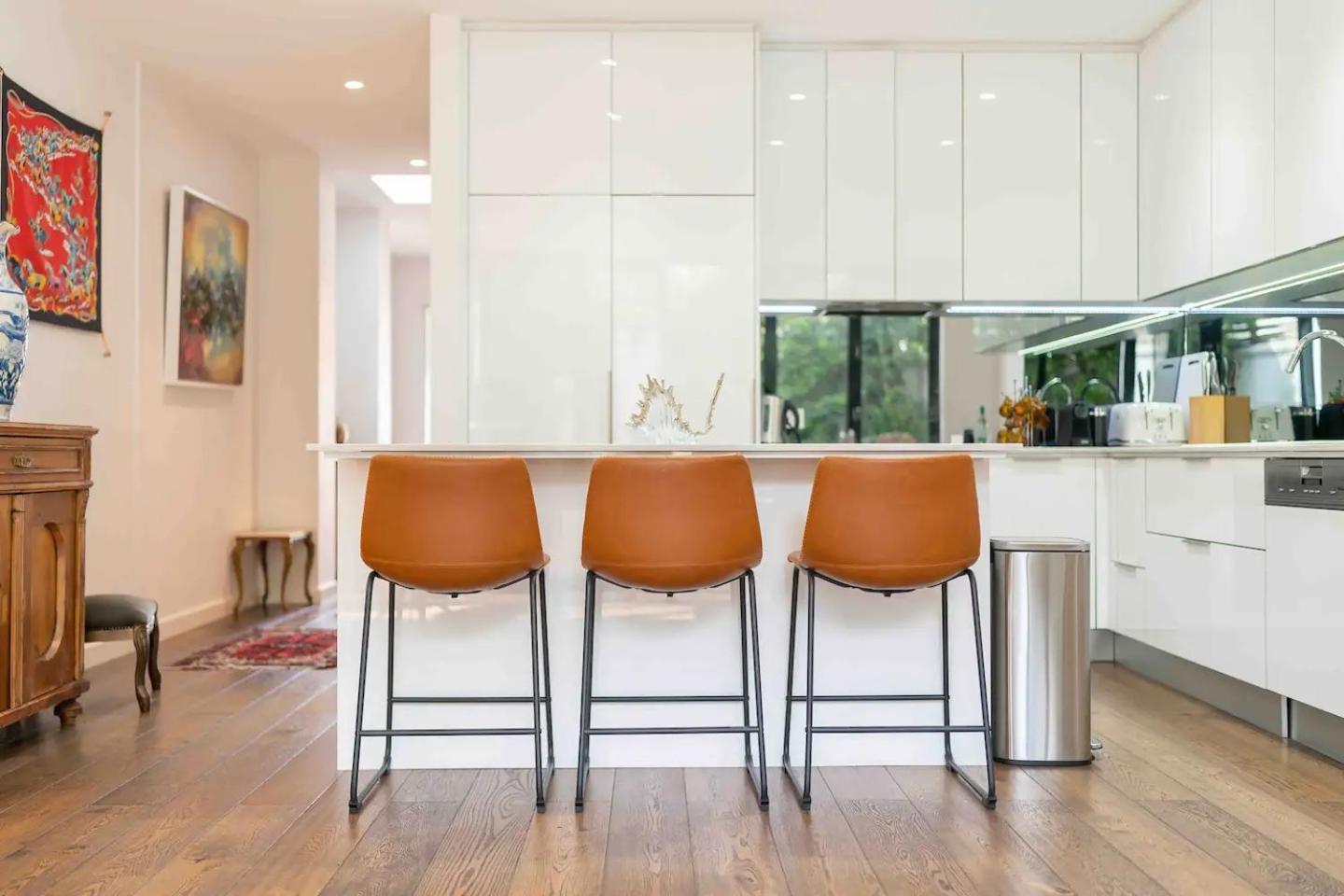 Sophisticated art deco in the heart of Toorak