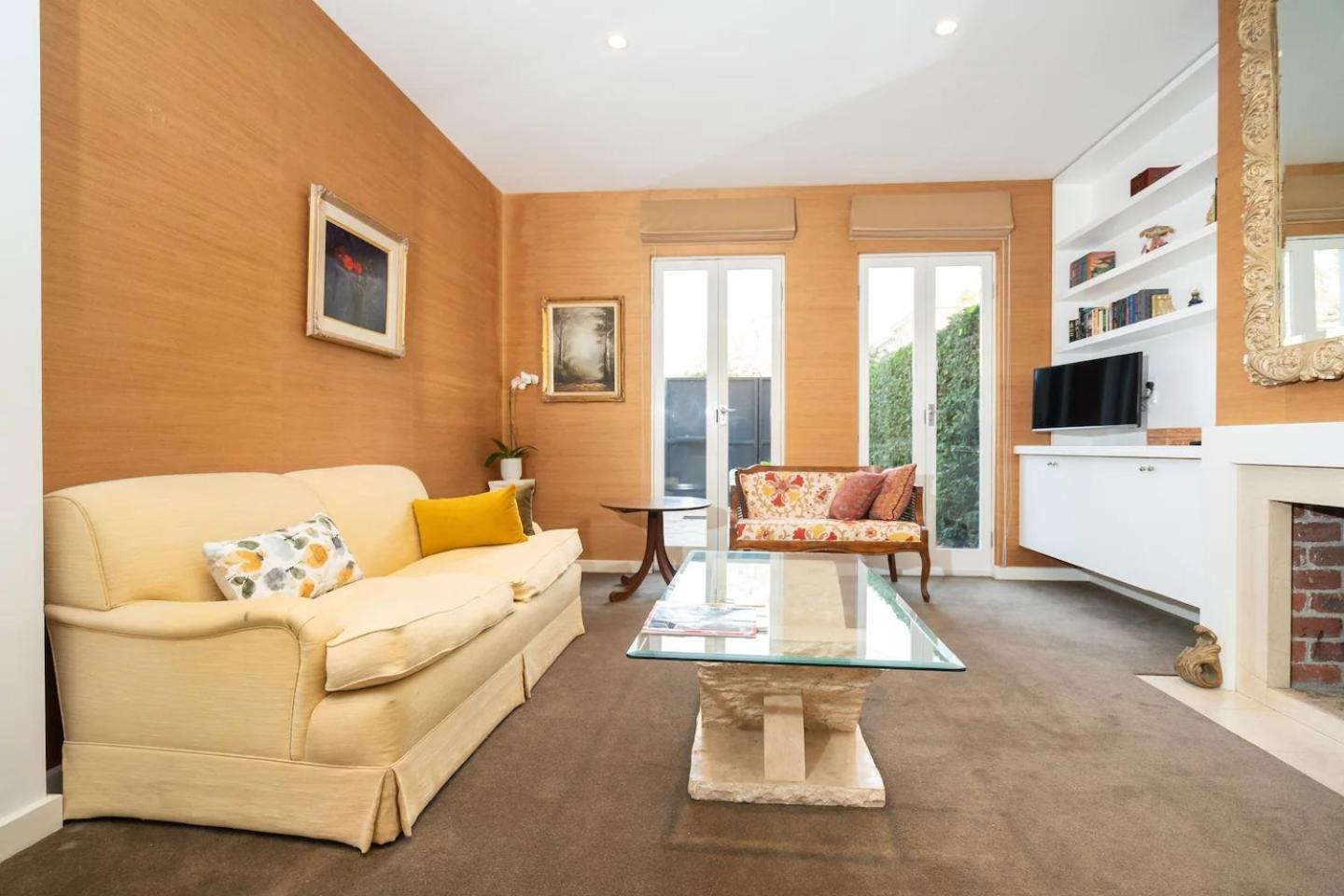 Sophisticated art deco in the heart of Toorak