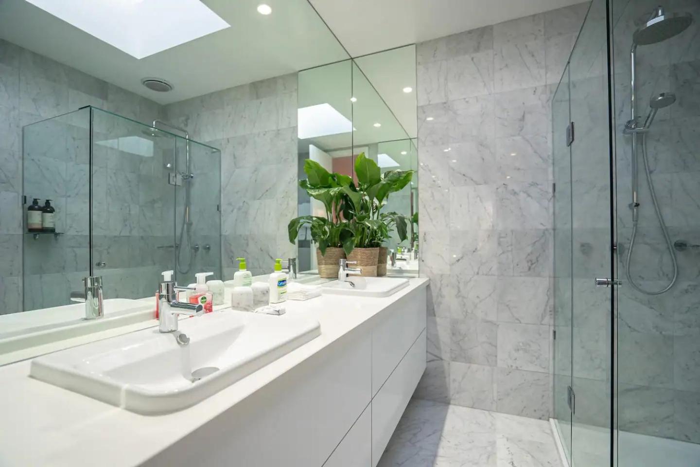 Sophisticated art deco in the heart of Toorak