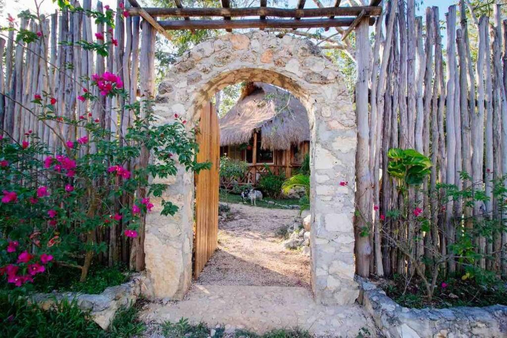 Selvaluna cabaña eco-chic view 3