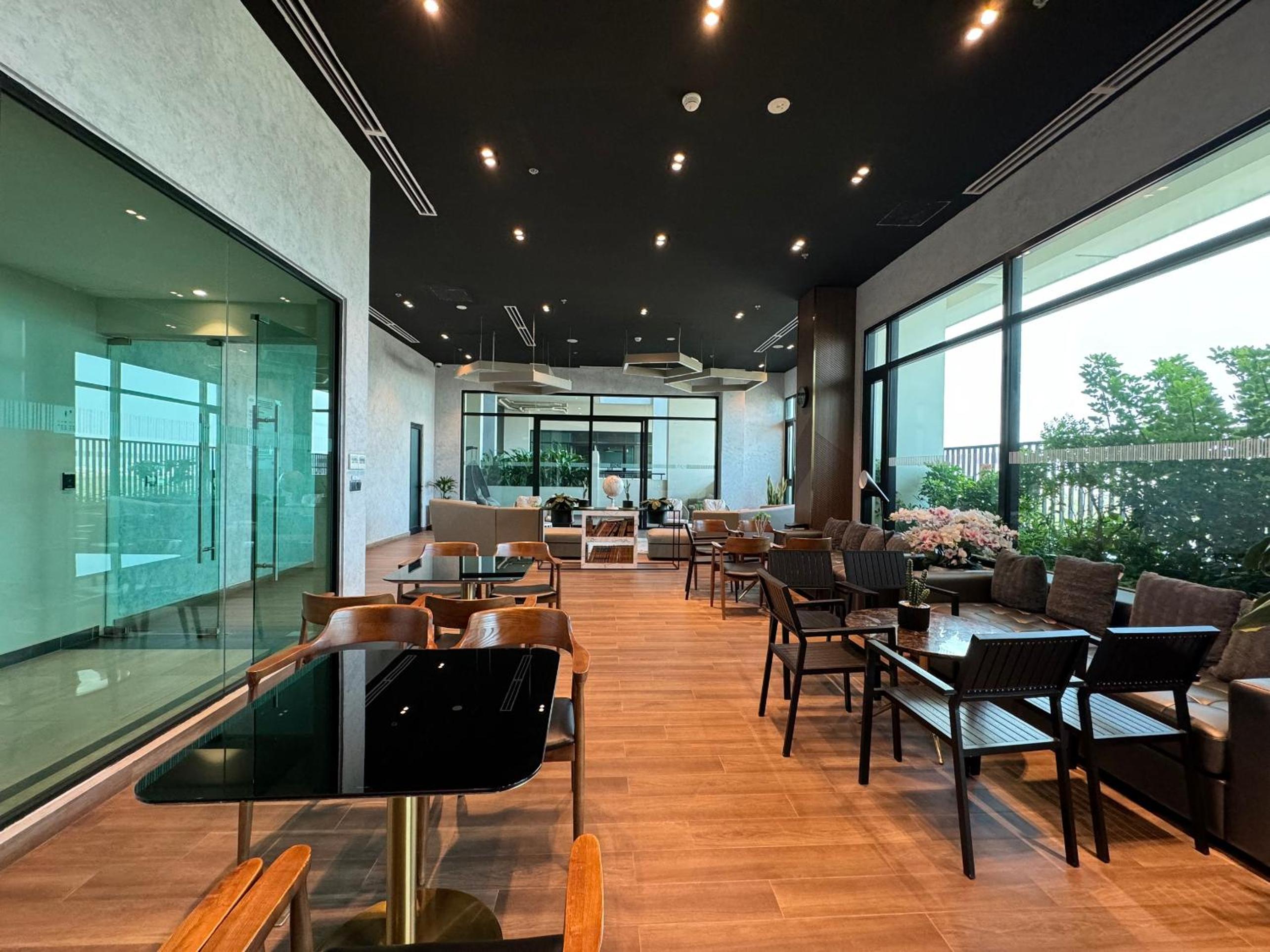 Homie's Dedge Thao Dien Luxury Apartment