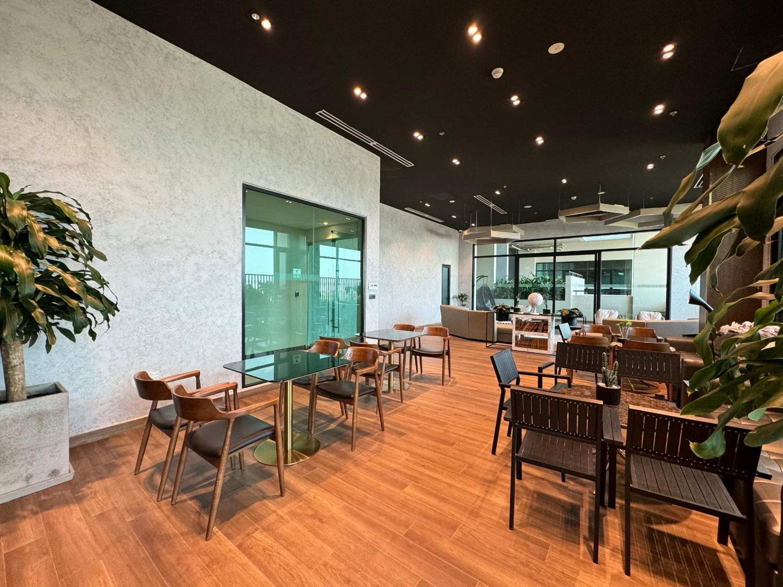 Homie's Dedge Thao Dien Luxury Apartment