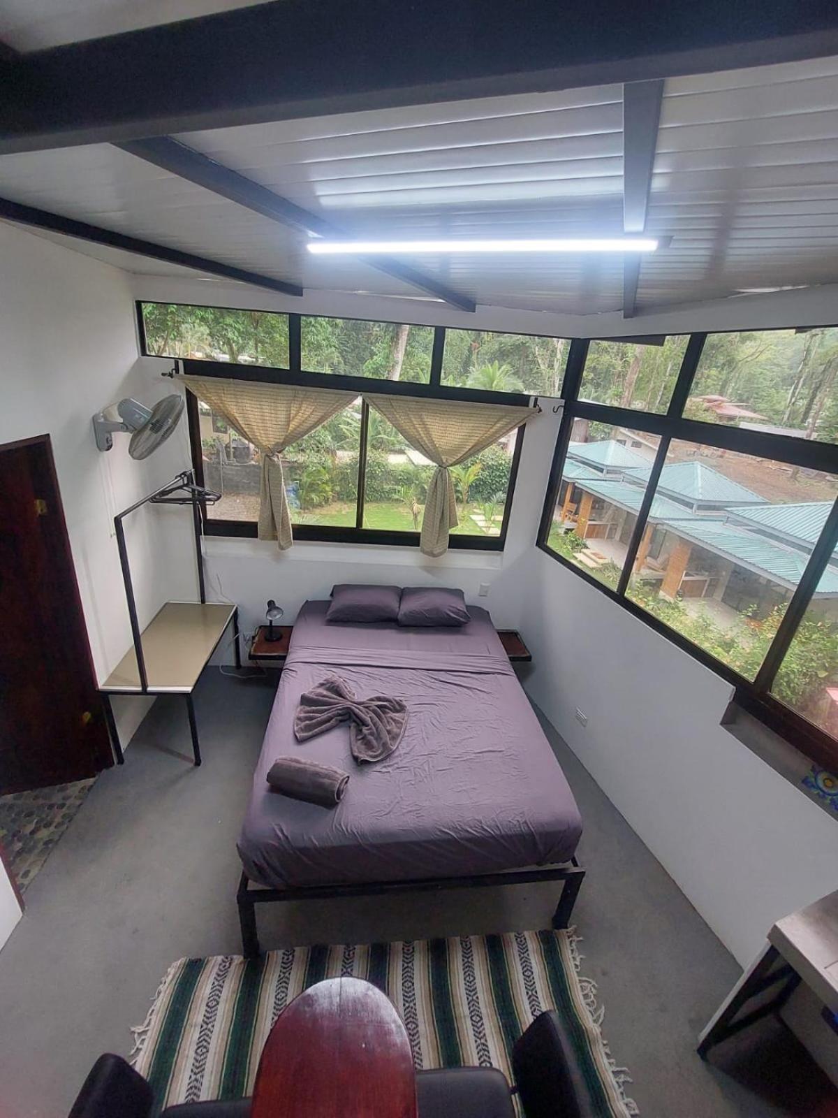 Villa Los Altos - Private Tree Suite Roof Top walk to Playa Chiquita
