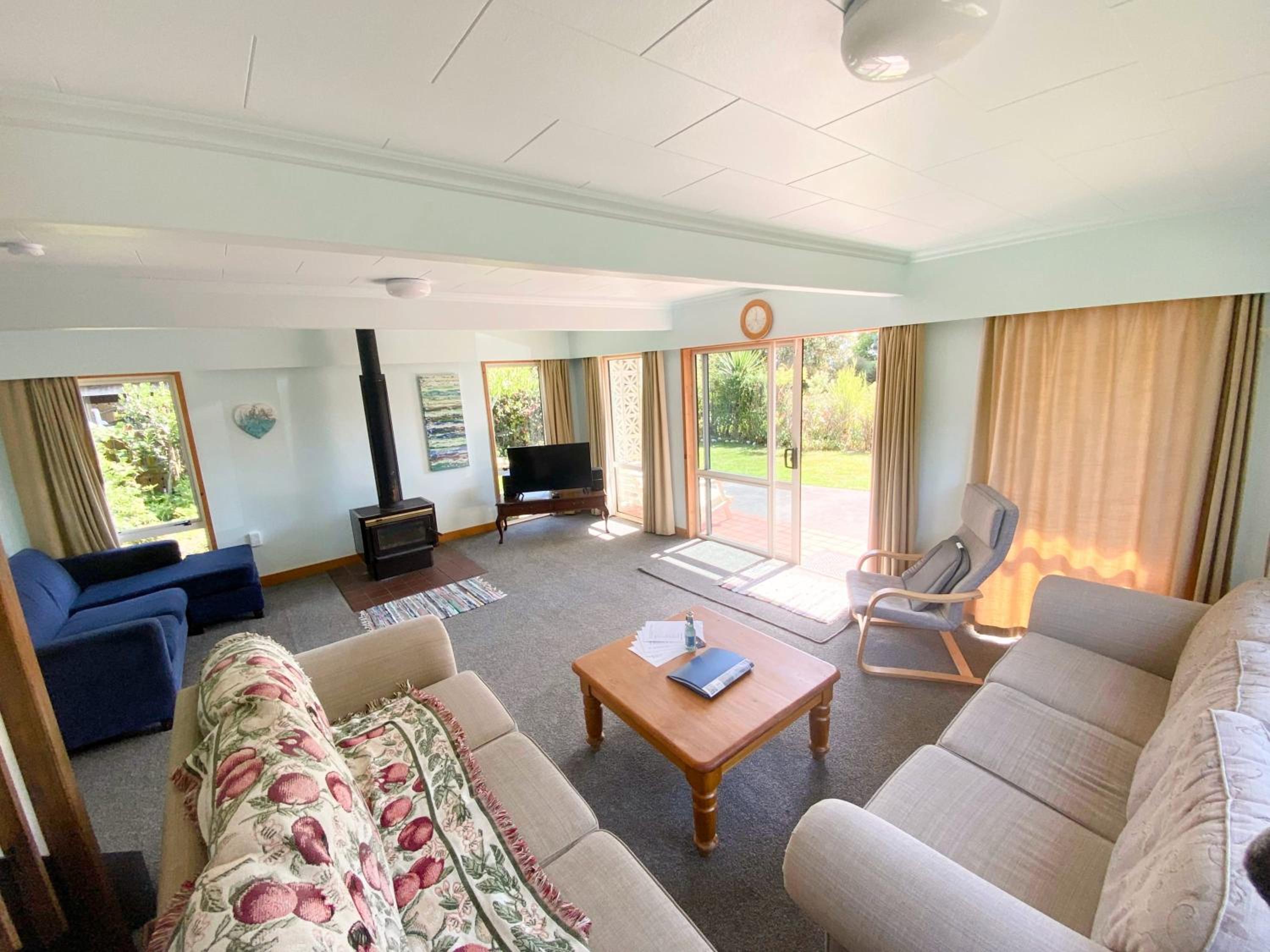 Coastal Charm in Patons Rock view 3