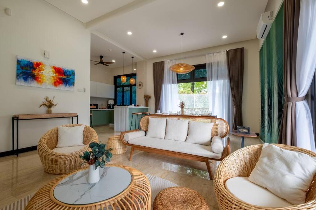 Bungalow Putrajaya 15pax w Private Pool Gathering view 3