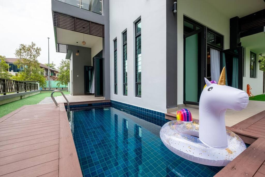 Bungalow Putrajaya 15pax w Private Pool Gathering photo 8