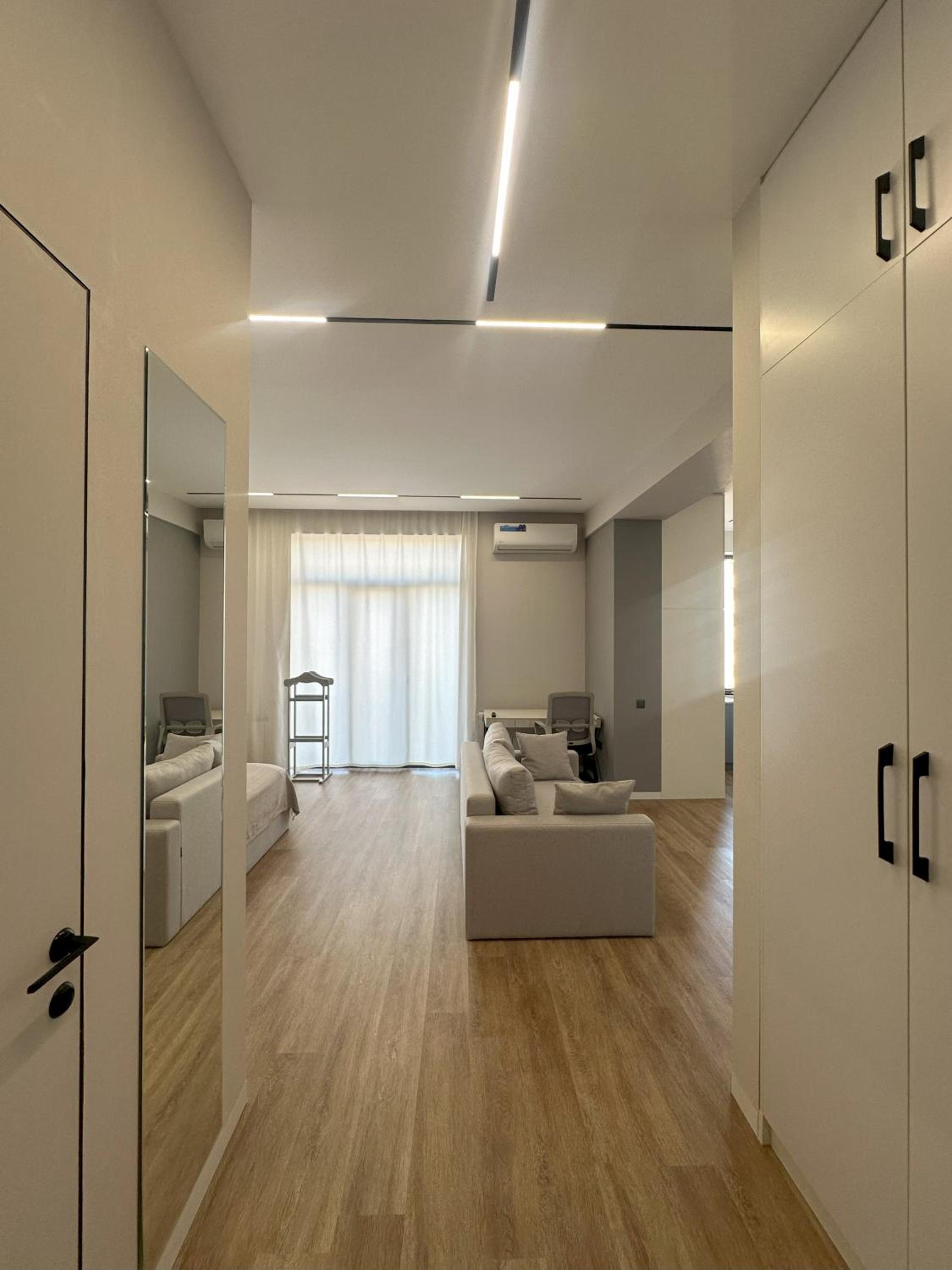 Minor-River apartment