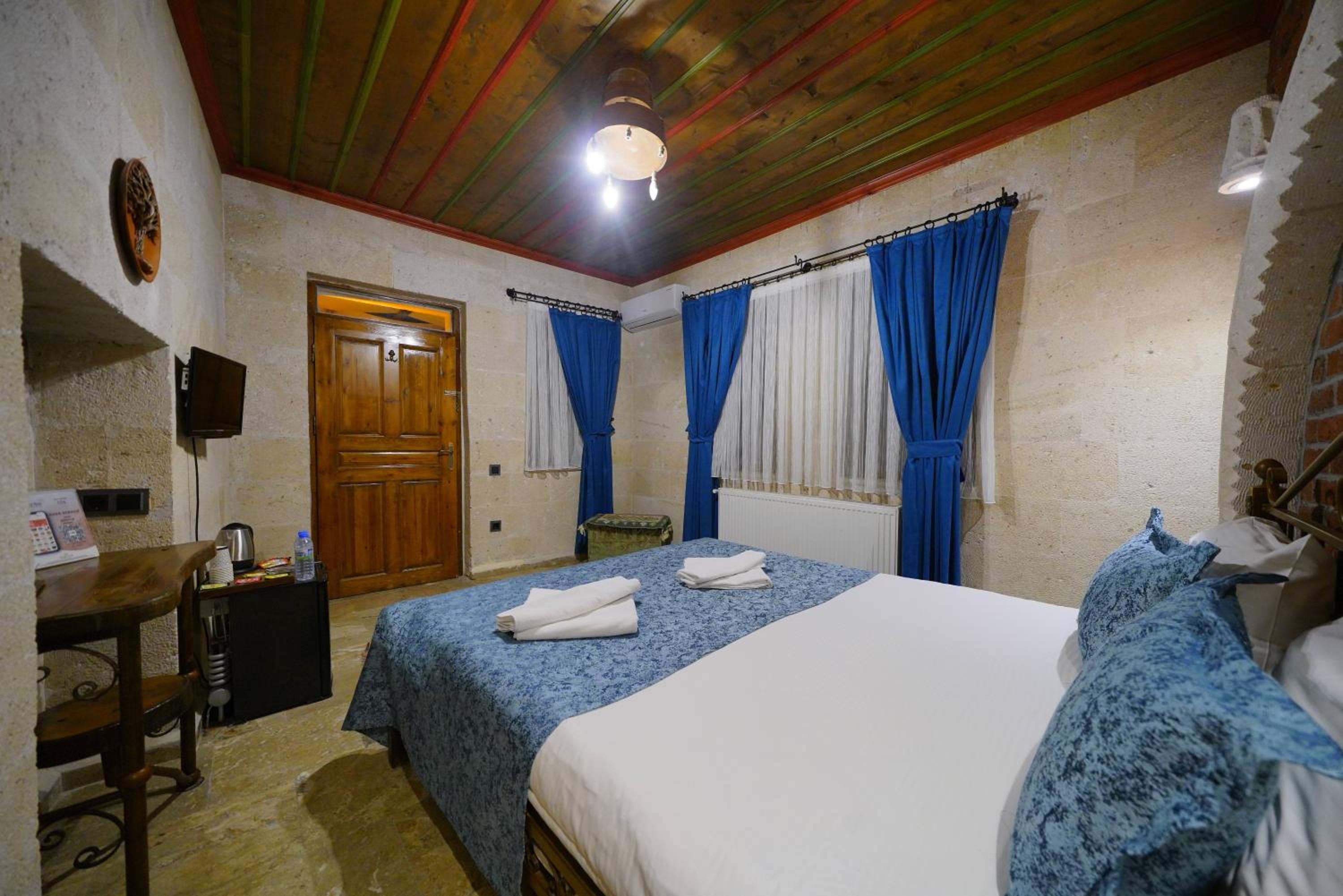 Emit Cave Hotel - Image 149