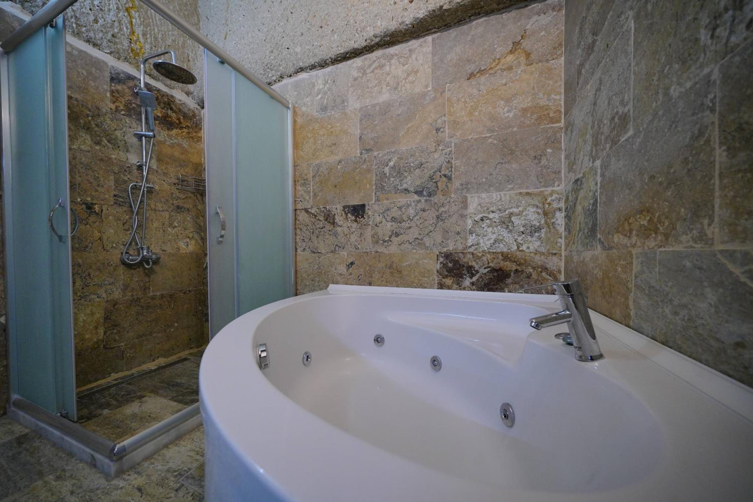 Emit Cave Hotel - Image 40