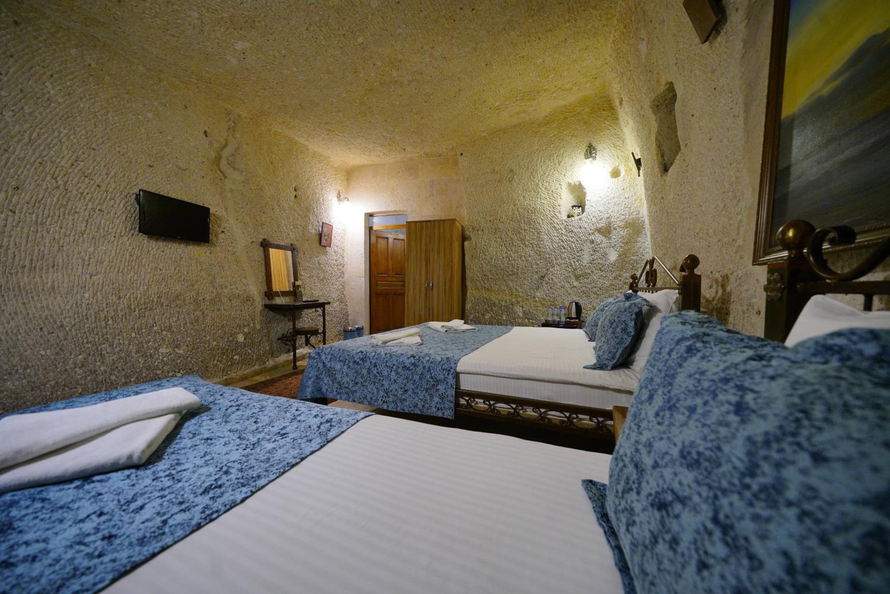 Emit Cave Hotel - Image 37