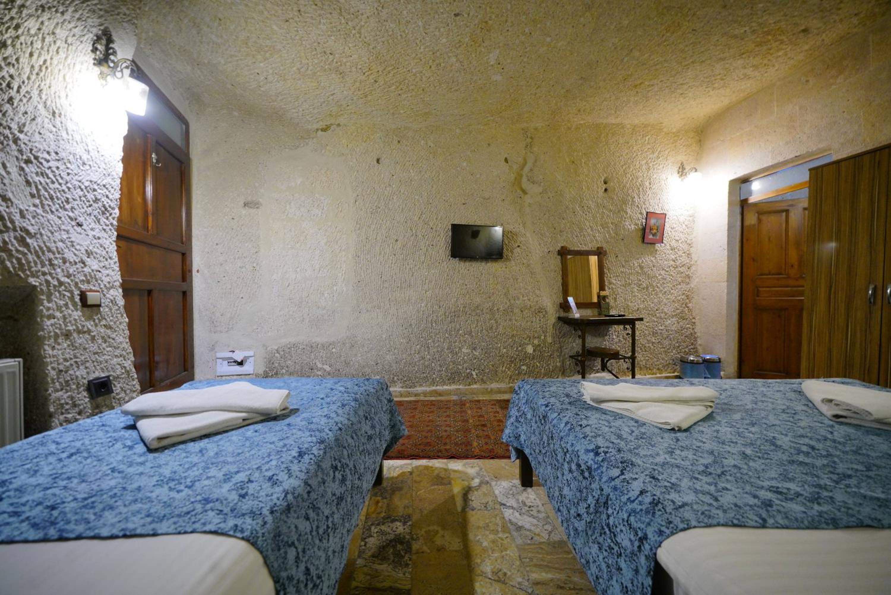 Emit Cave Hotel - Image 153